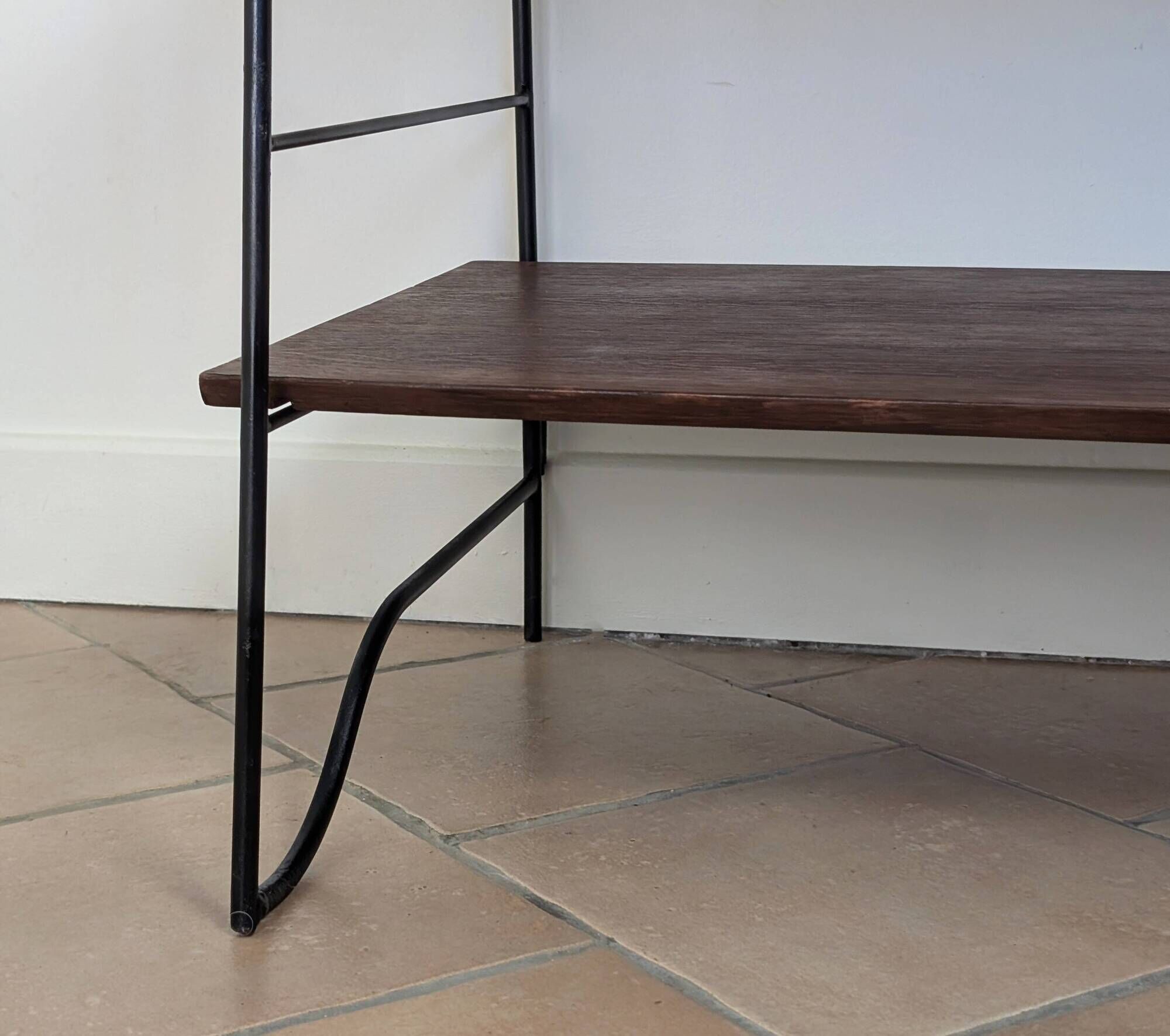 Bookshelf 60'