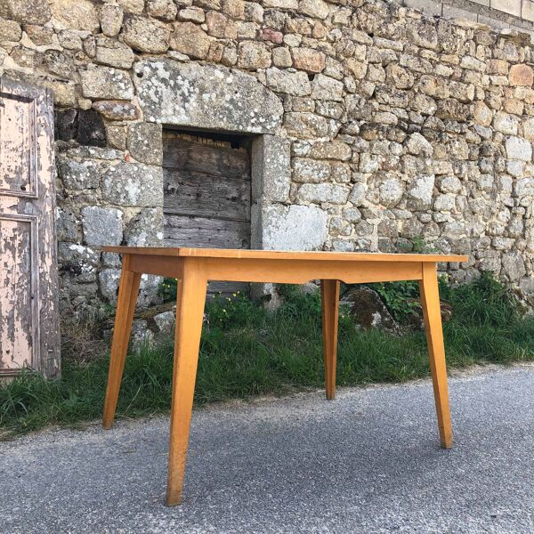 table années 50 pieds compas