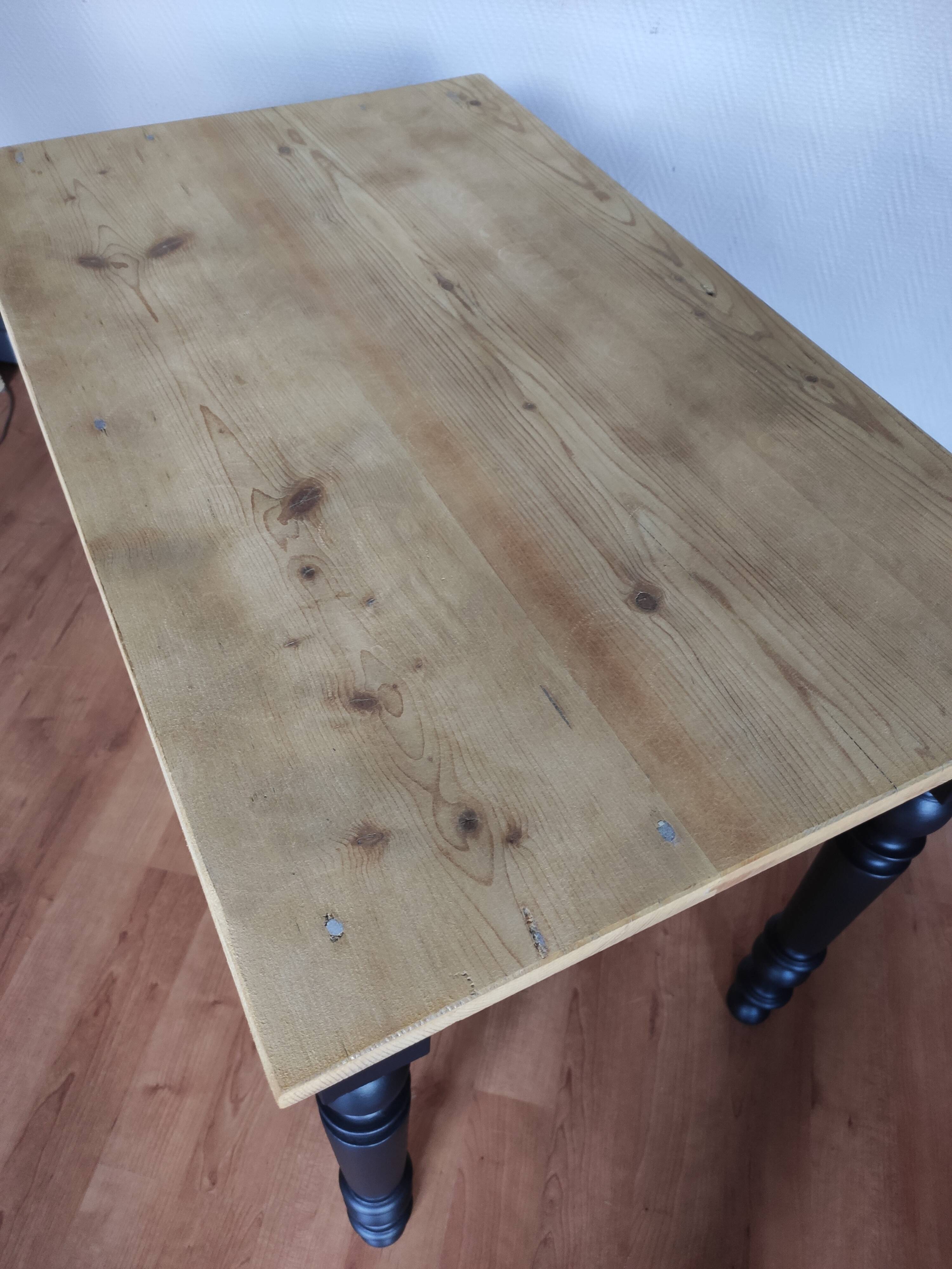 Farm table