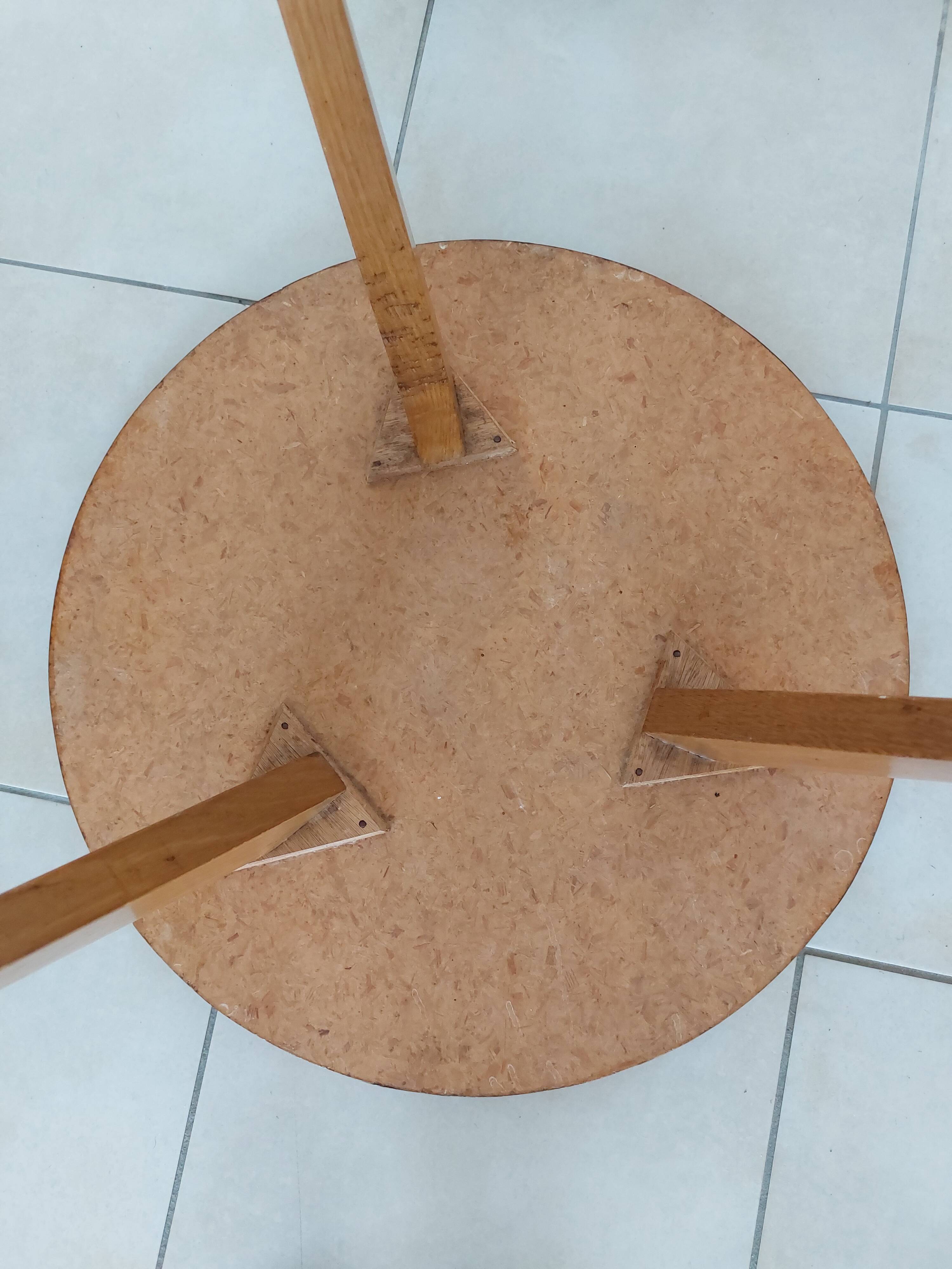 Tripod round coffee table