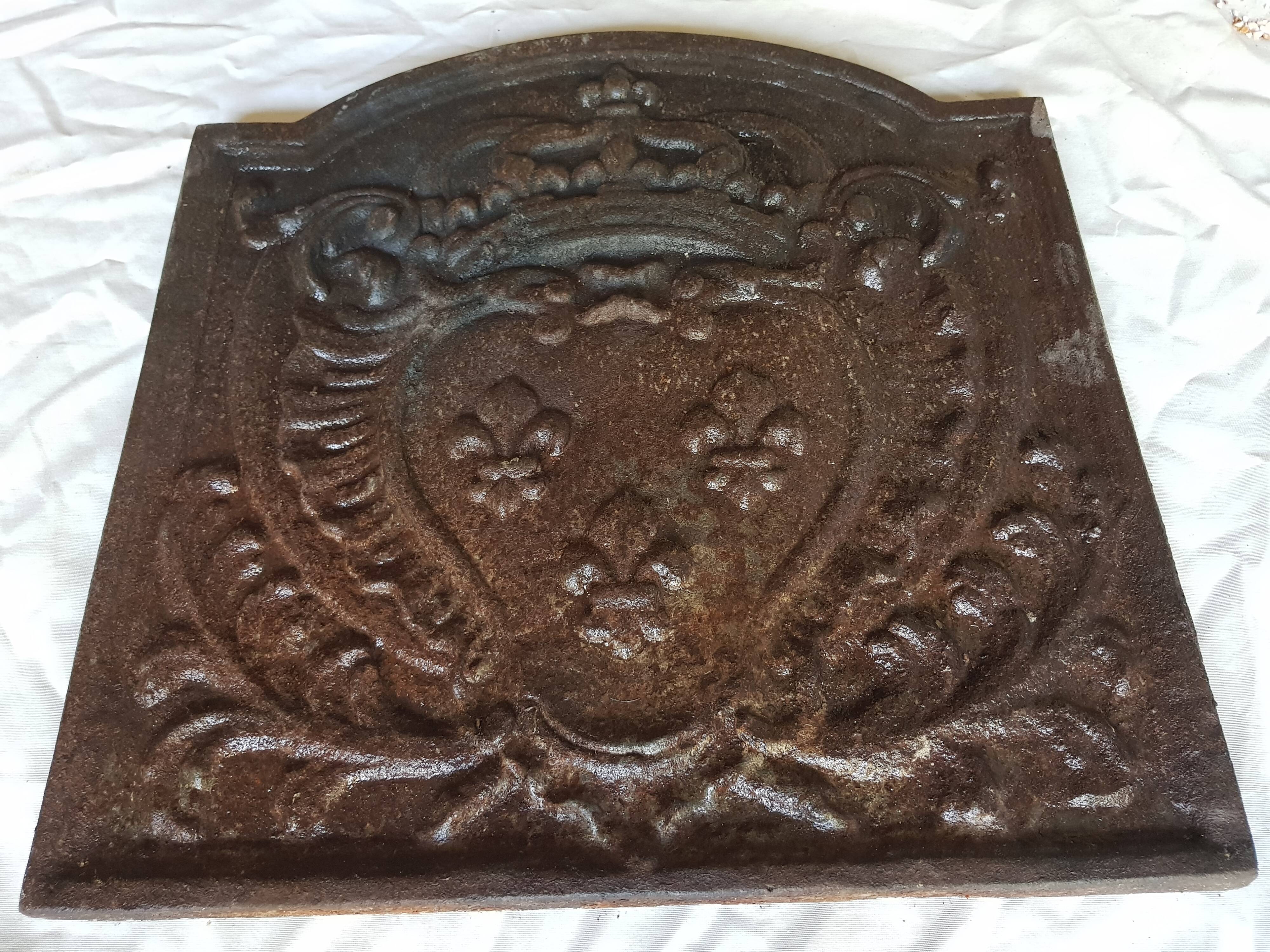 Cast iron fireplace plate