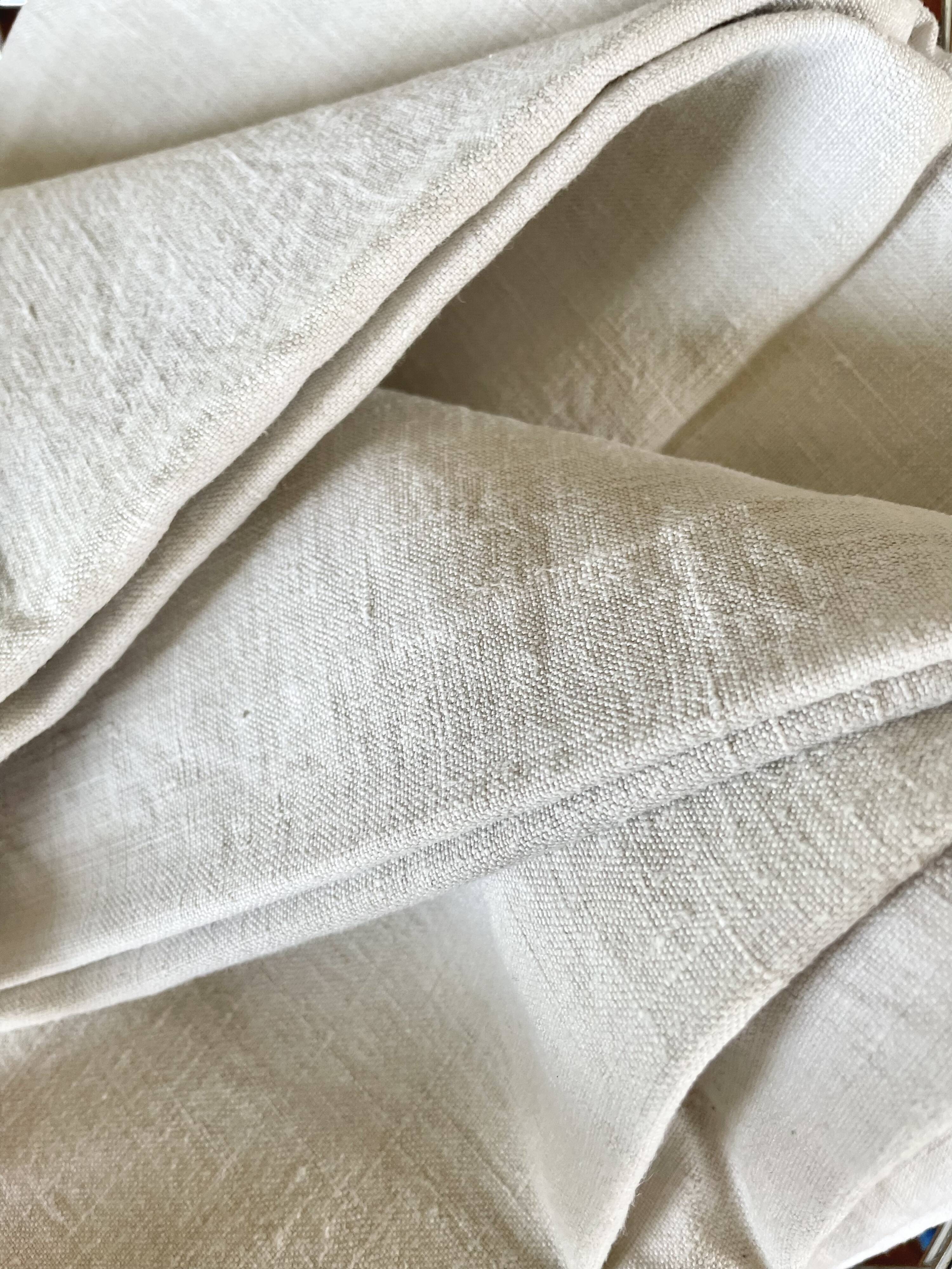 Antique sheet in embroidered hemp linen