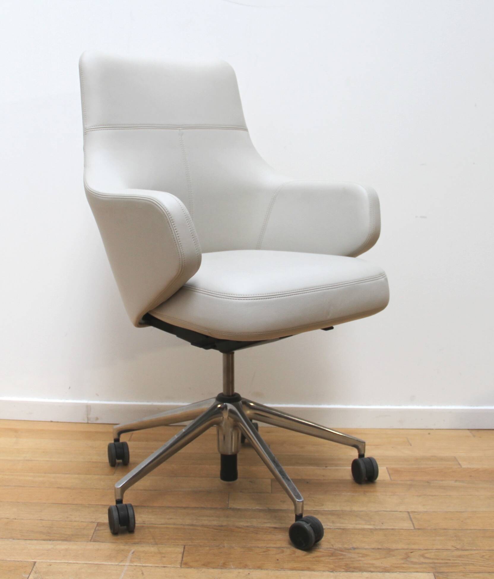 Lowback office chair, Vitra