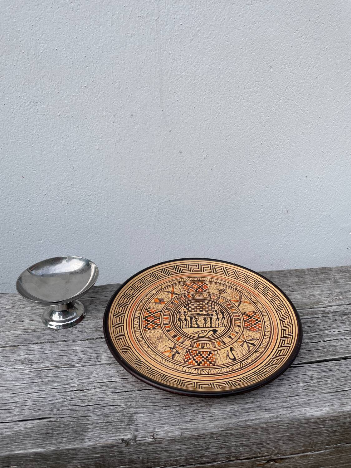 Assiette décorative grecque en terre cuite géométrique