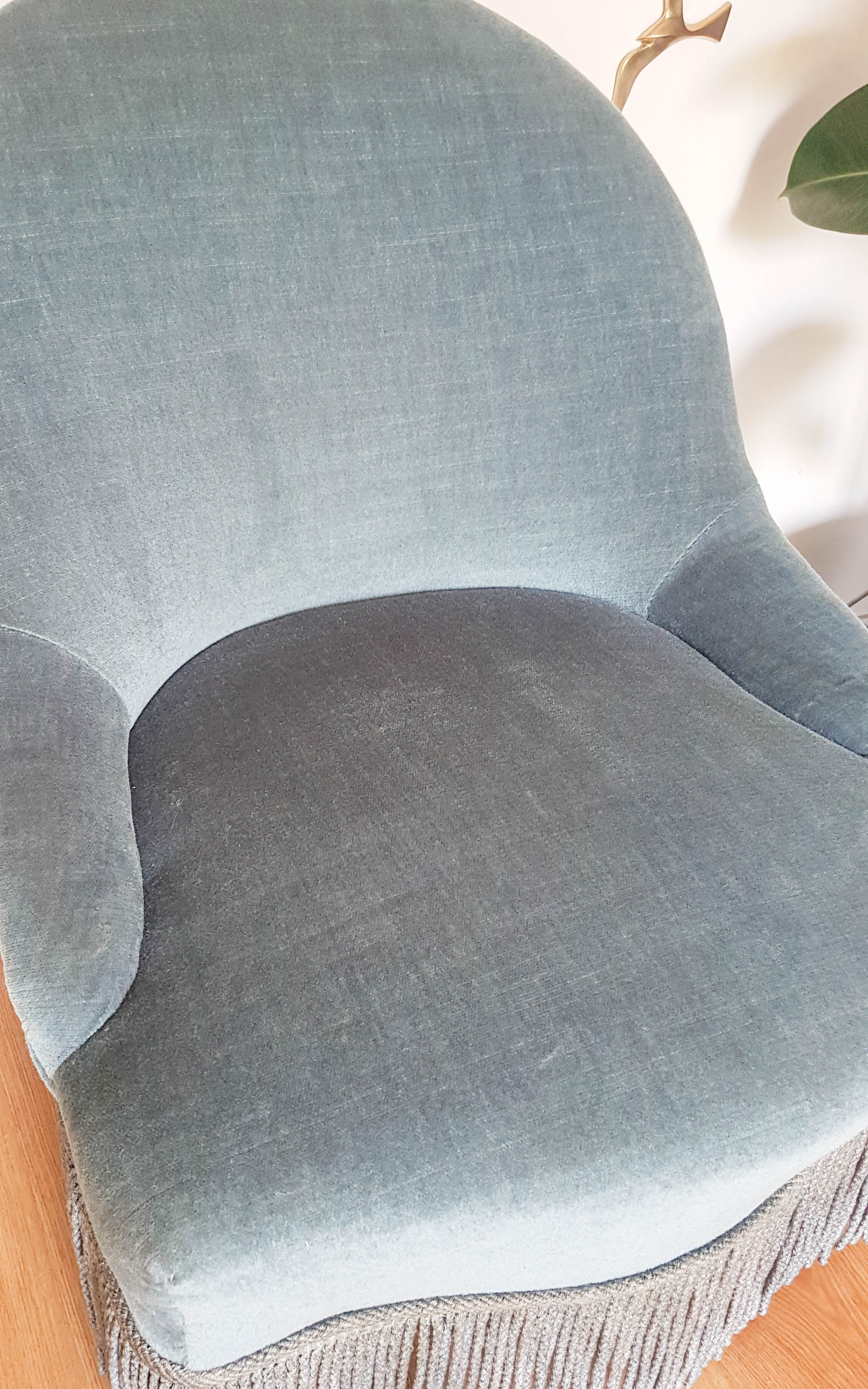 Fauteuil crapaud vintage velours bleu années 70