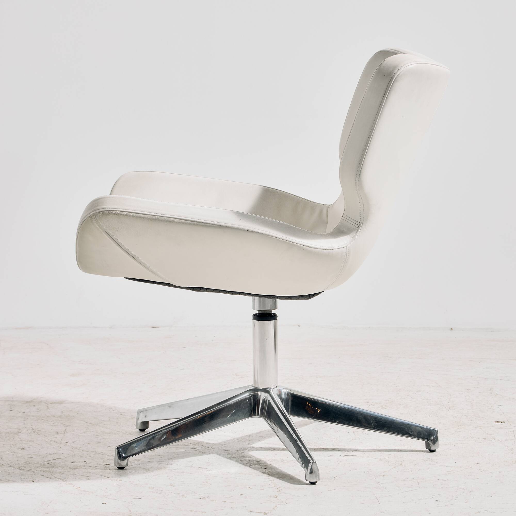 Italian leather armchair by Tonon