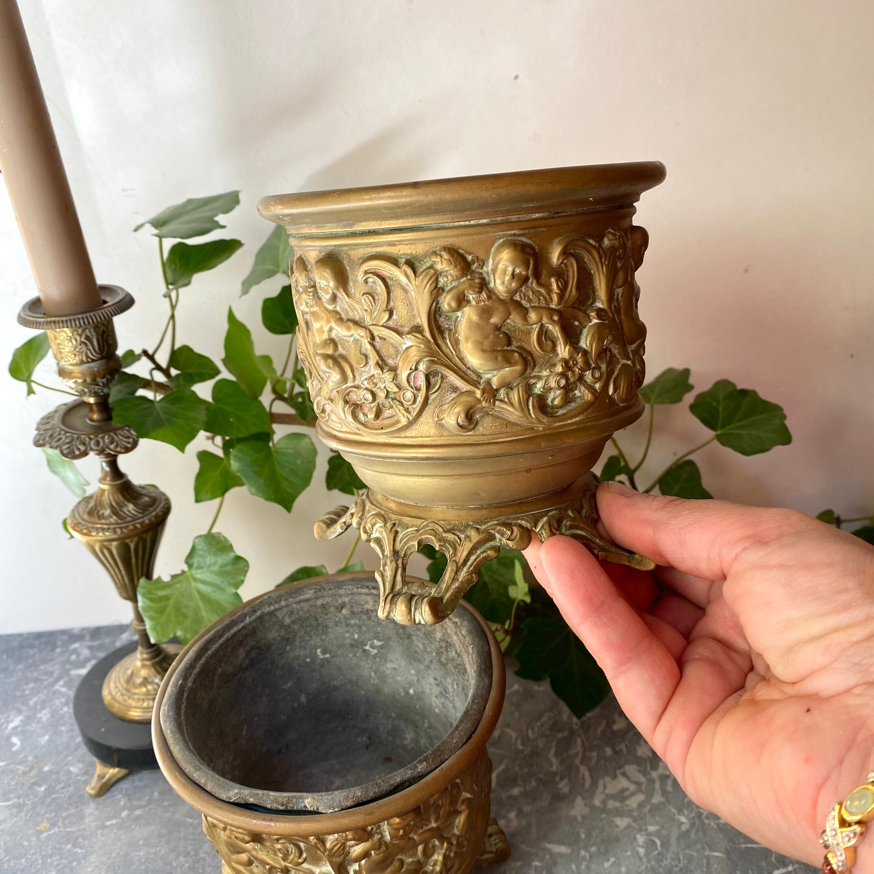 Pair of caches pots in brass repelled nineteenth century