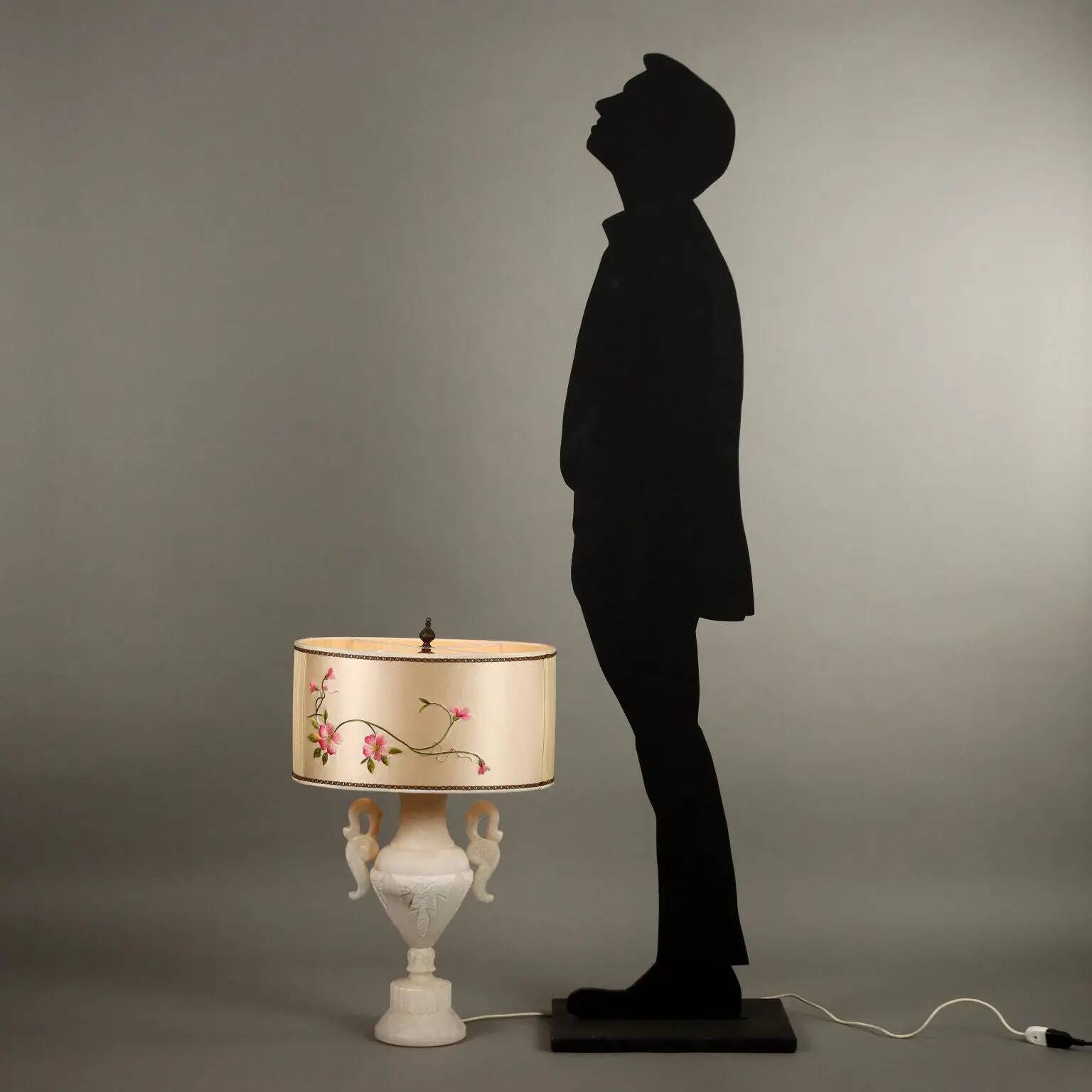 Antique table lamp in alabaster, Italy, 20th century.