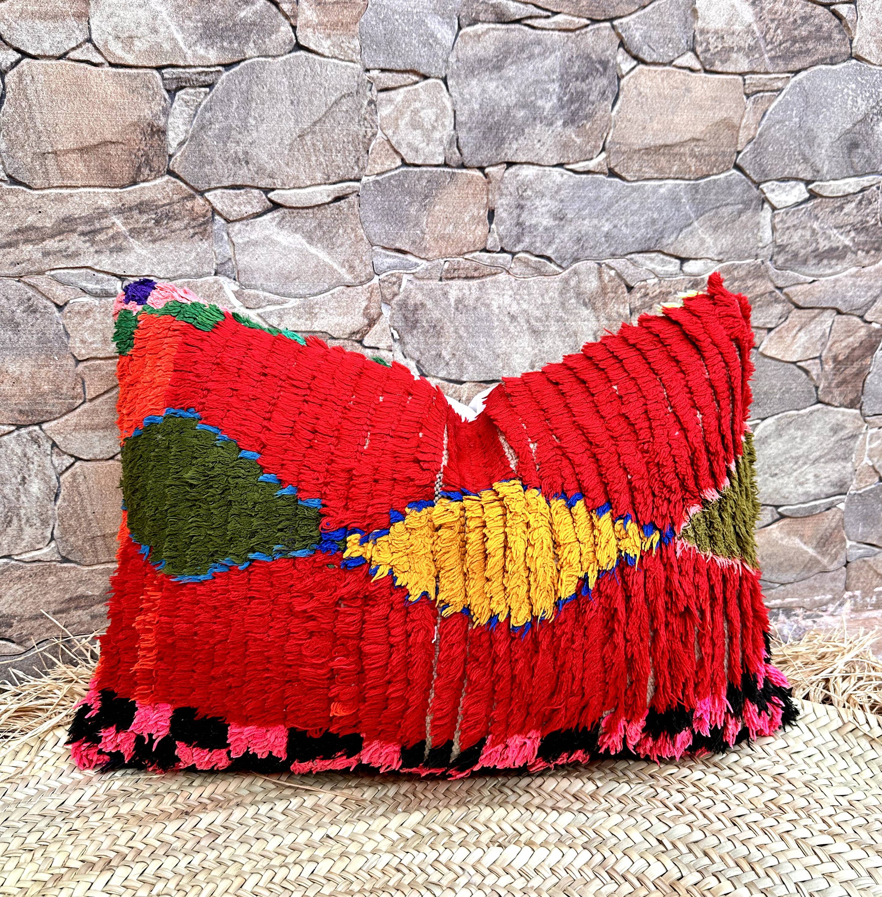 Vintage Moroccan berber boujaad pillow