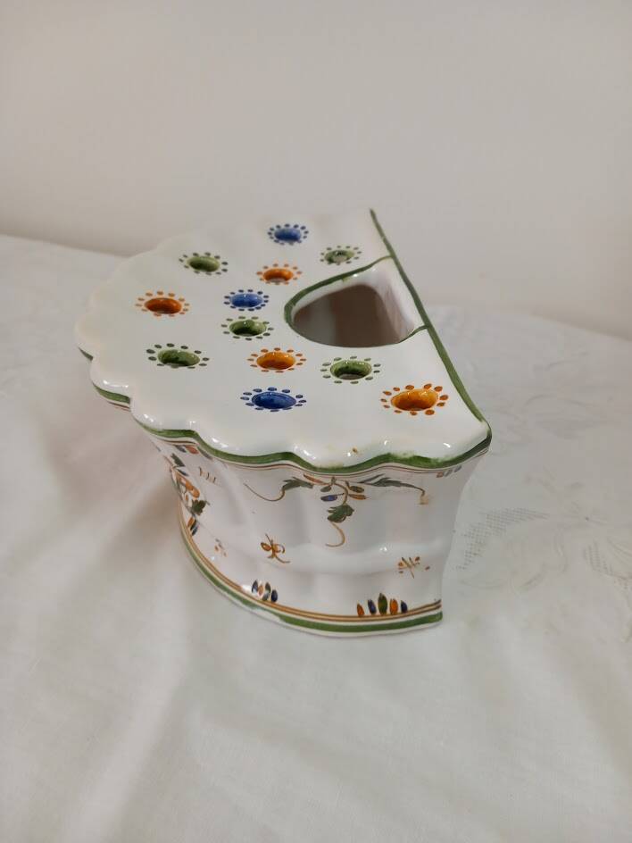 Bouquetière Moustier