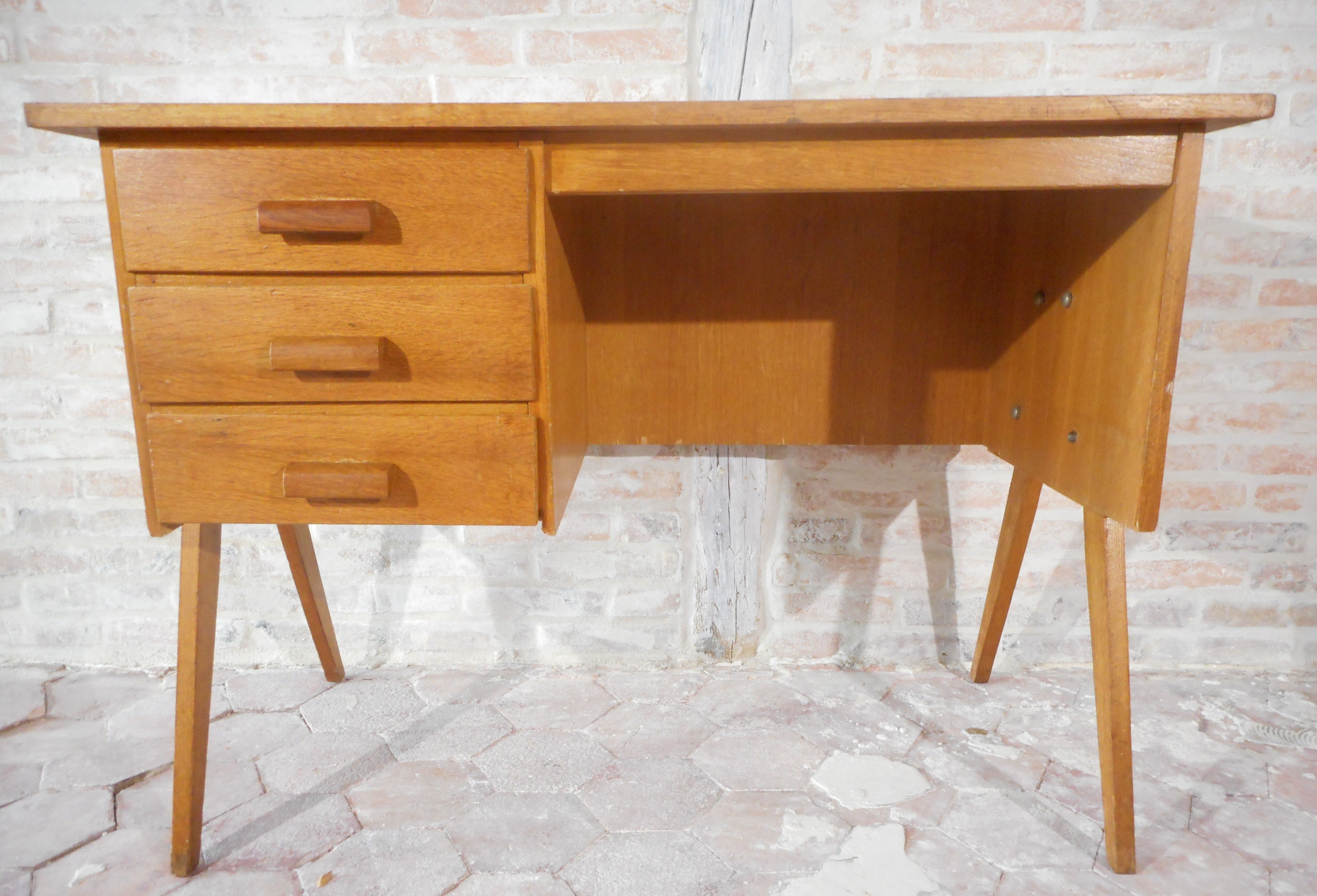 Bureau pieds compas