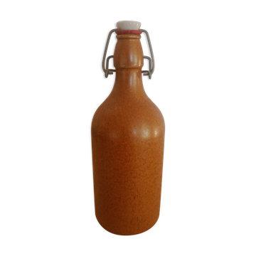 Bouteille en grès