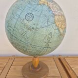 Terrestrial Globe World Map signed Gérard Barrière and Thomas Period 1930s