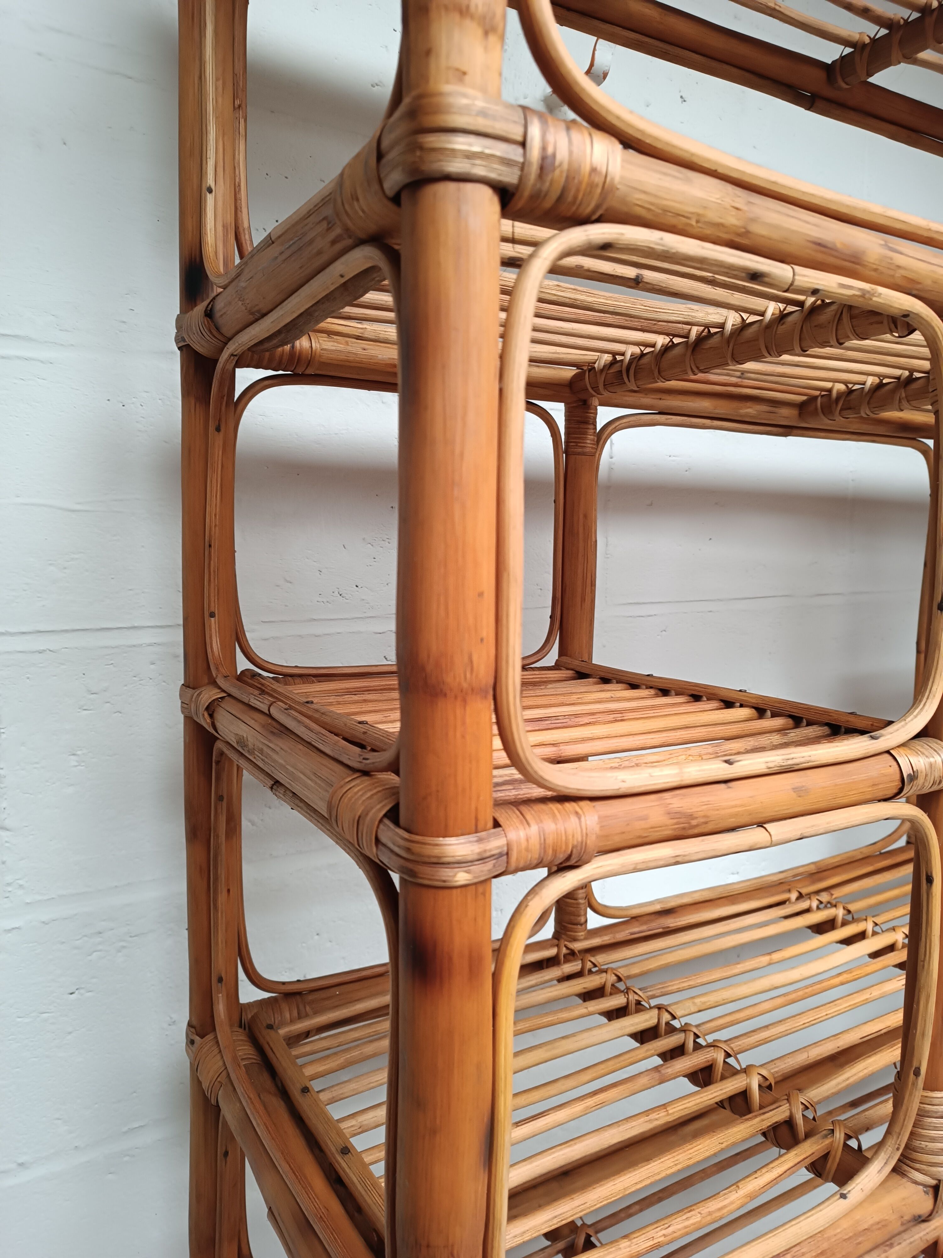 Bookcase shelf in bamboo and vintage rattan