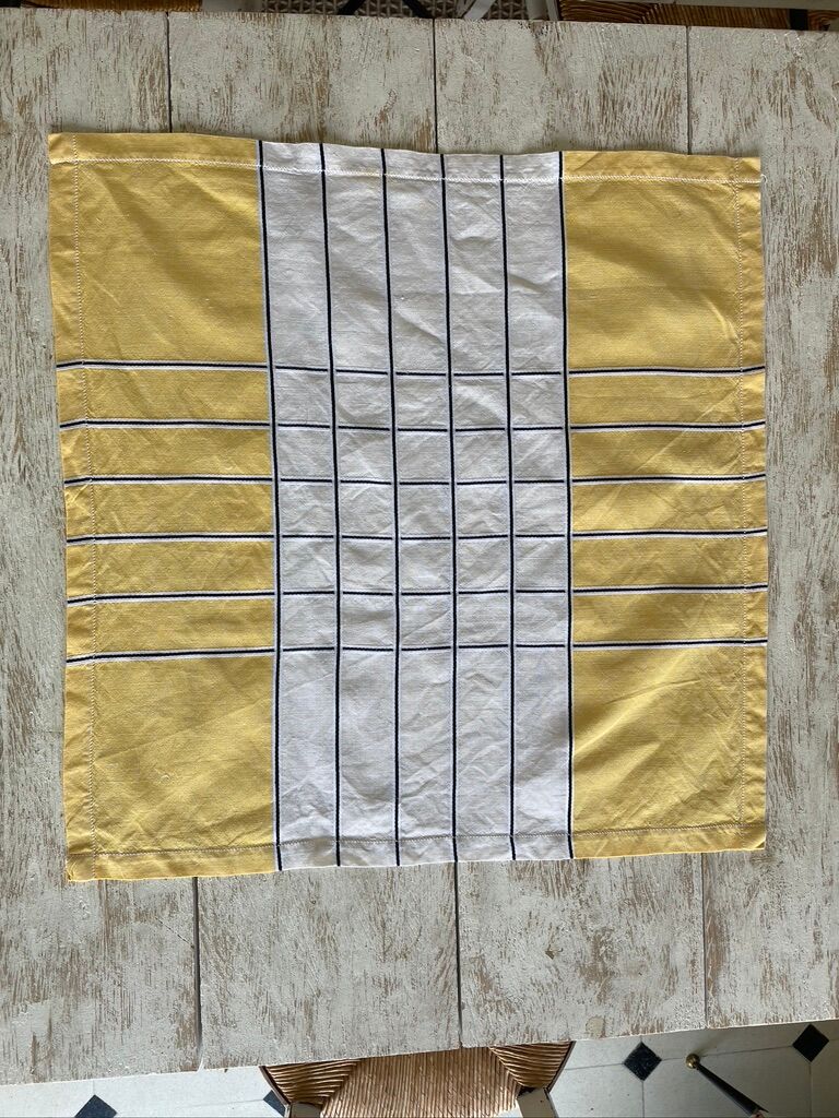 Set of 8 yellow & black checkered table napkins 55x55 cm linen