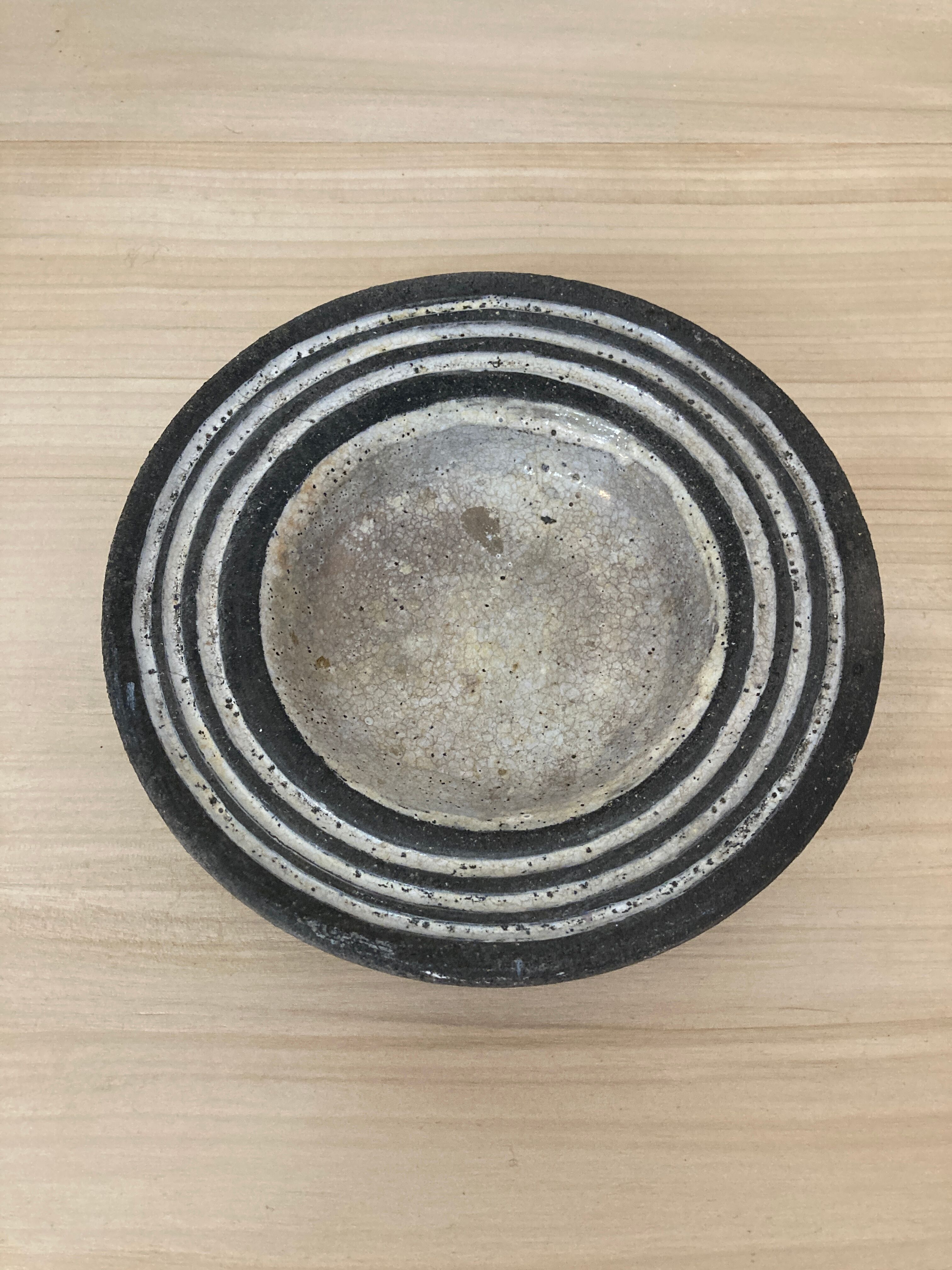 Plat creux en céramique noire