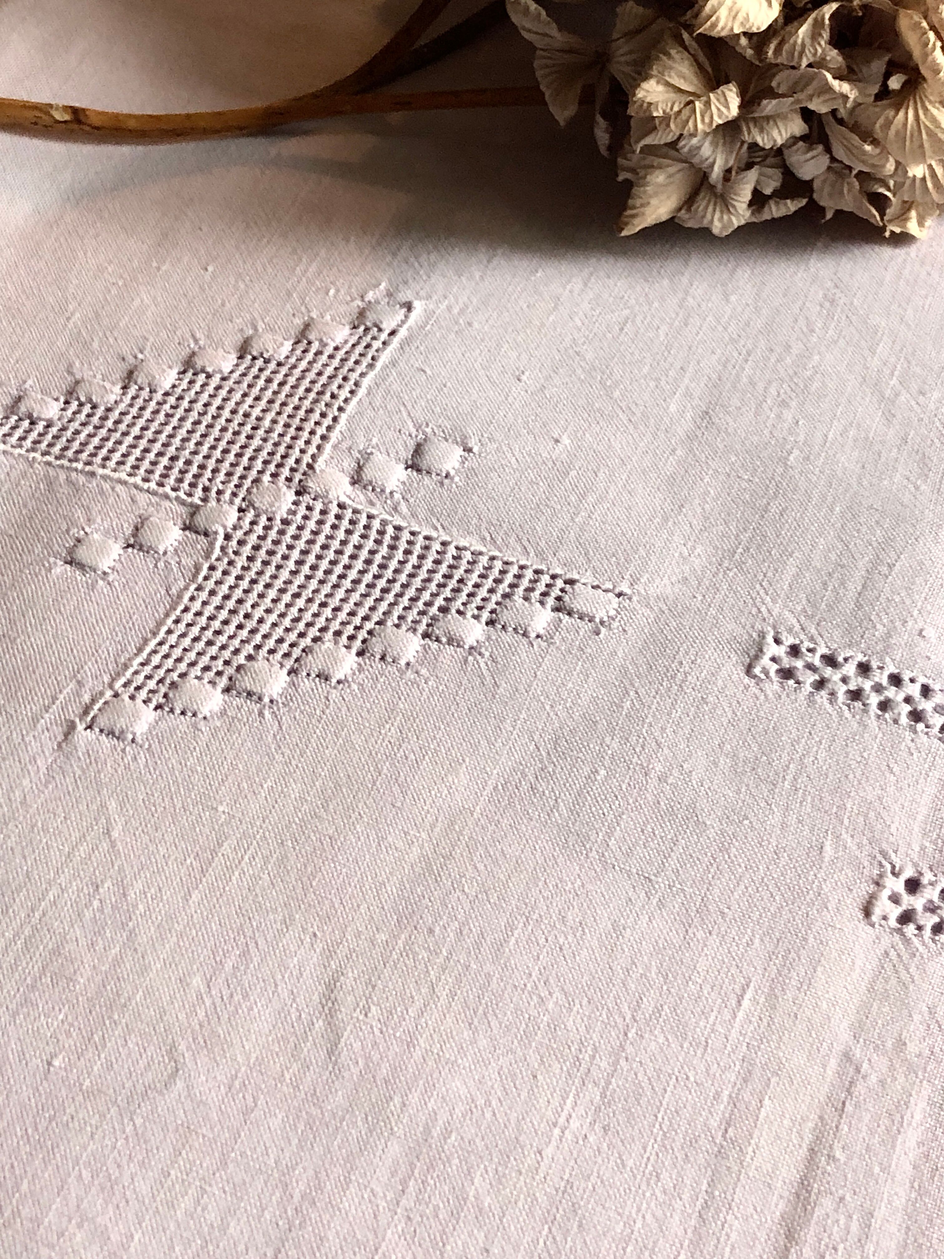 Antique sheet in pure linen tinted in mauve jacana