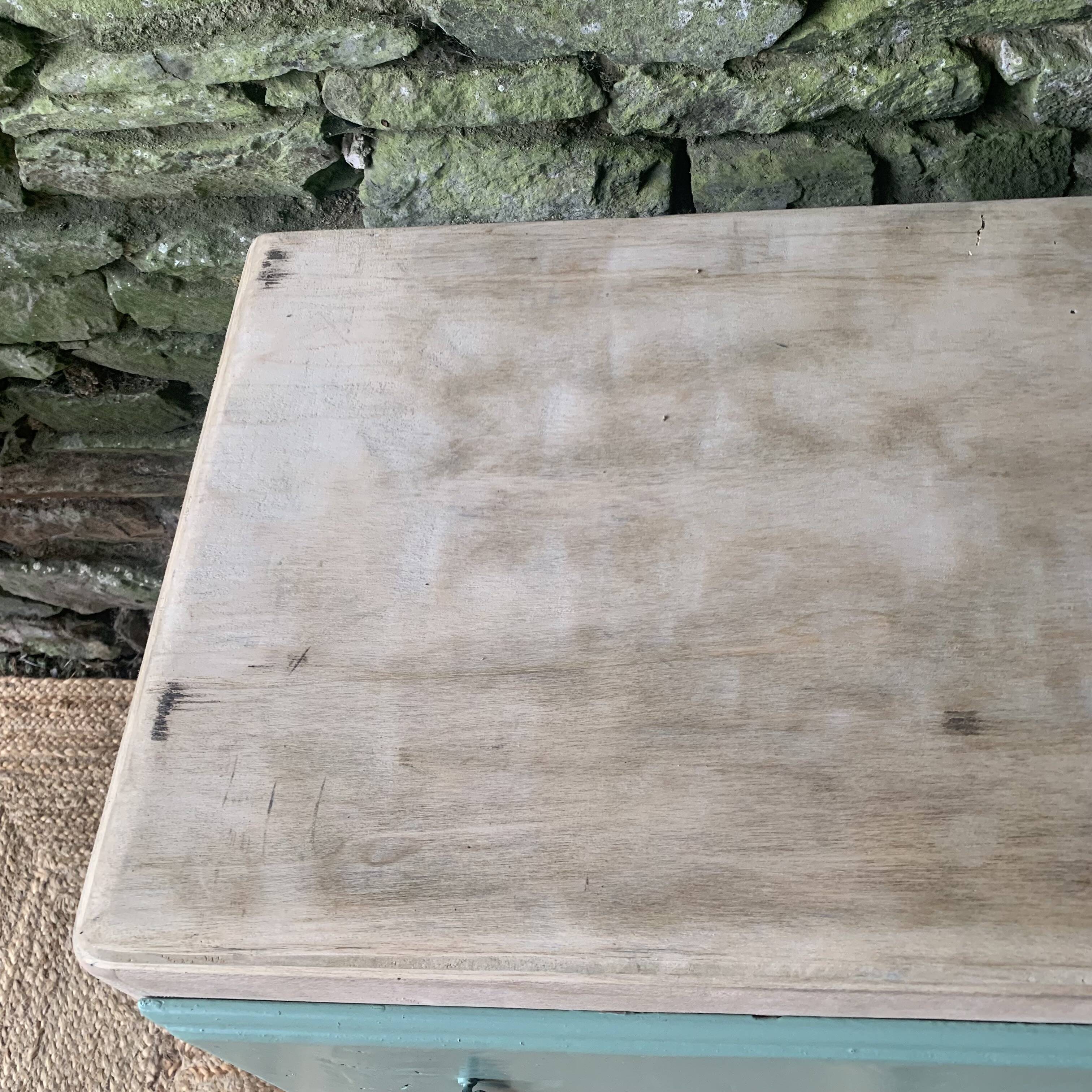 Vintage chest of drawers