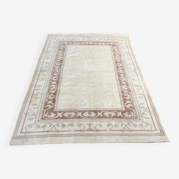 Tapis oriental traditionnel turc en laine