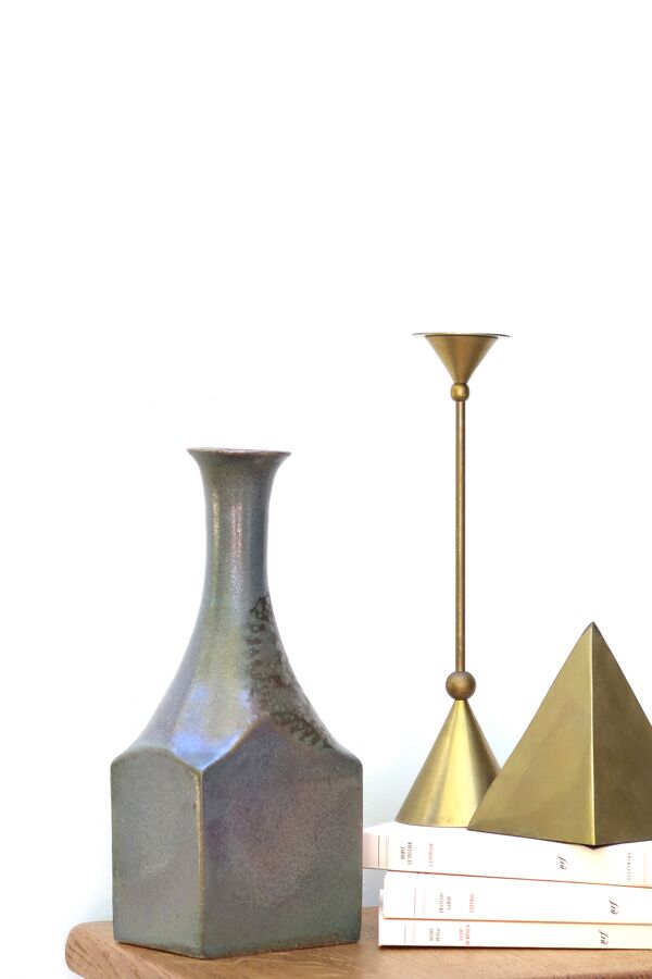 Vase bouteille en grès signé, années 70