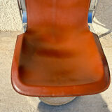 Paire de chaises cuir et métal chromé année 70