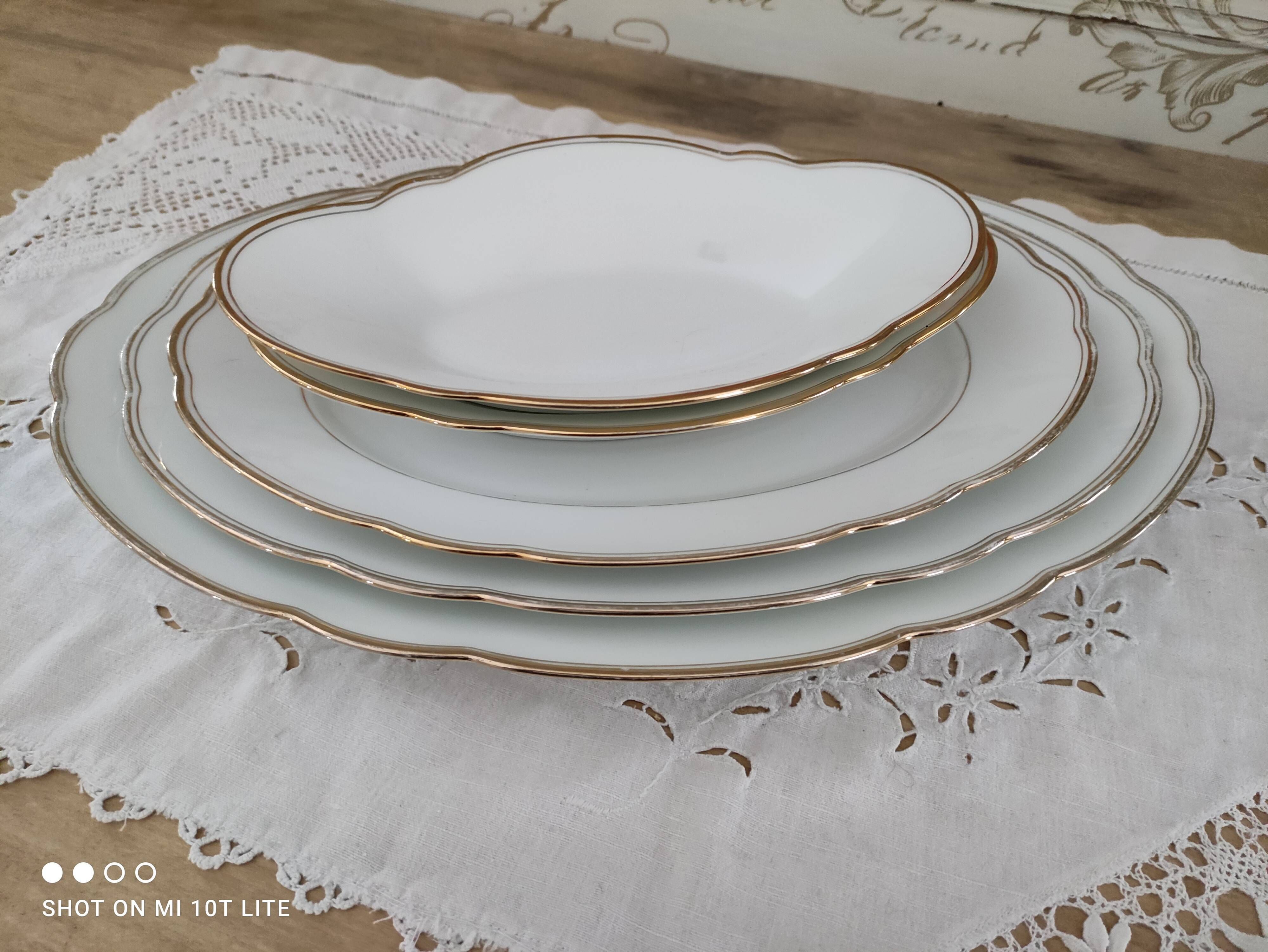 Oval plate in white Swiss porcelain double gilded border "VSK USC Viribus Unitis"