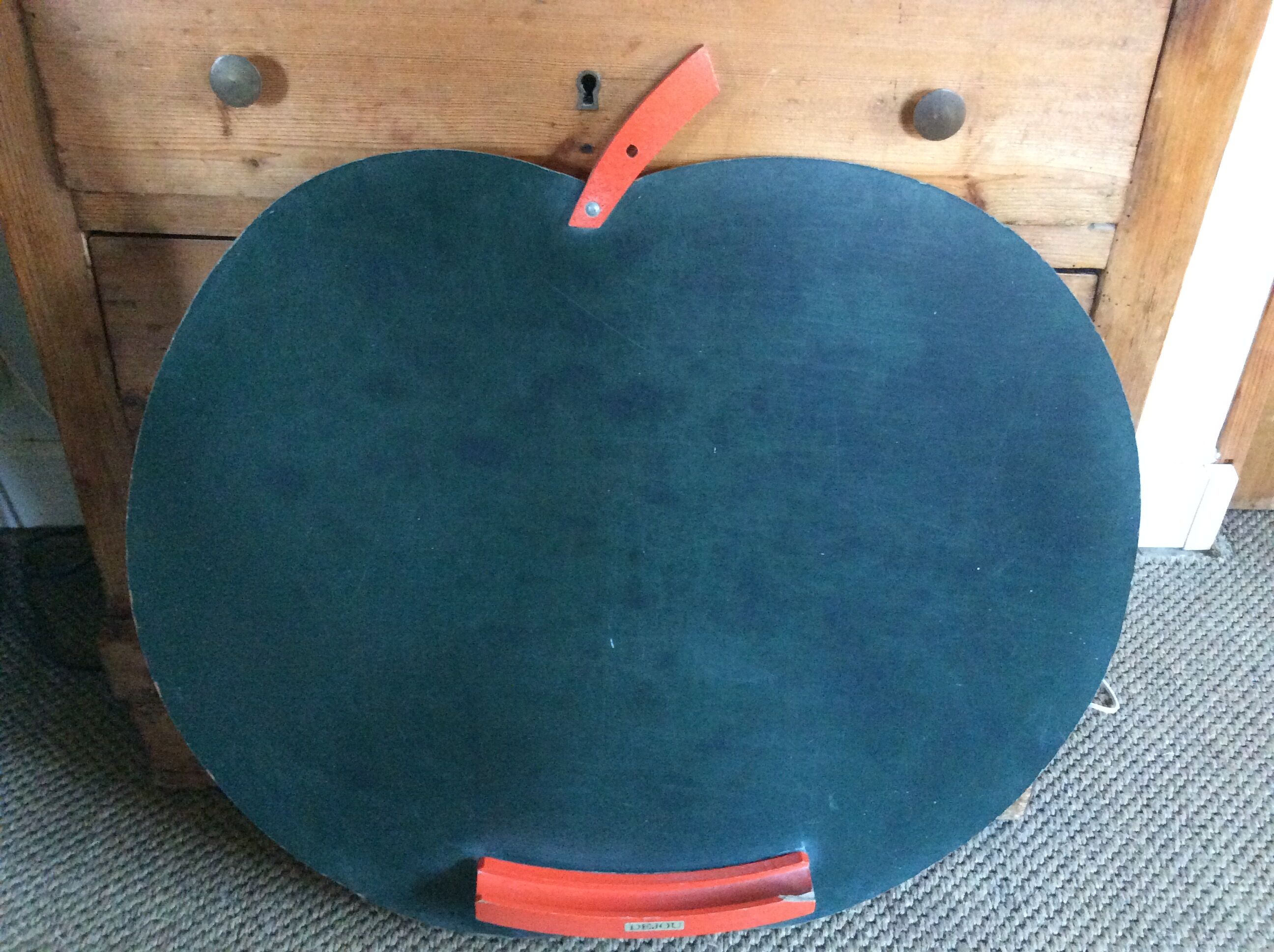 Apple shape table