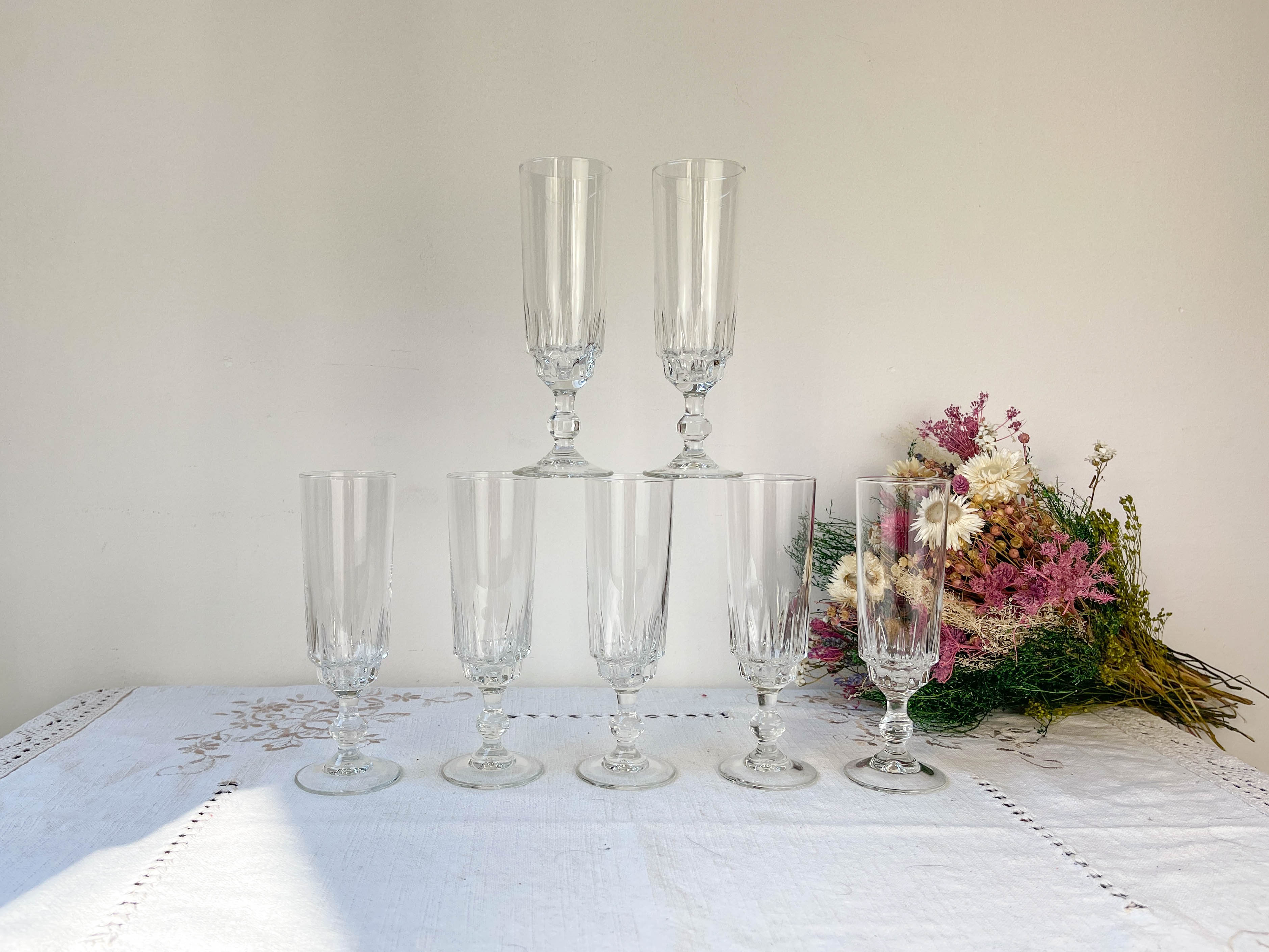 7 Luminarc champagne flutes, Lance model, 1970, made in France