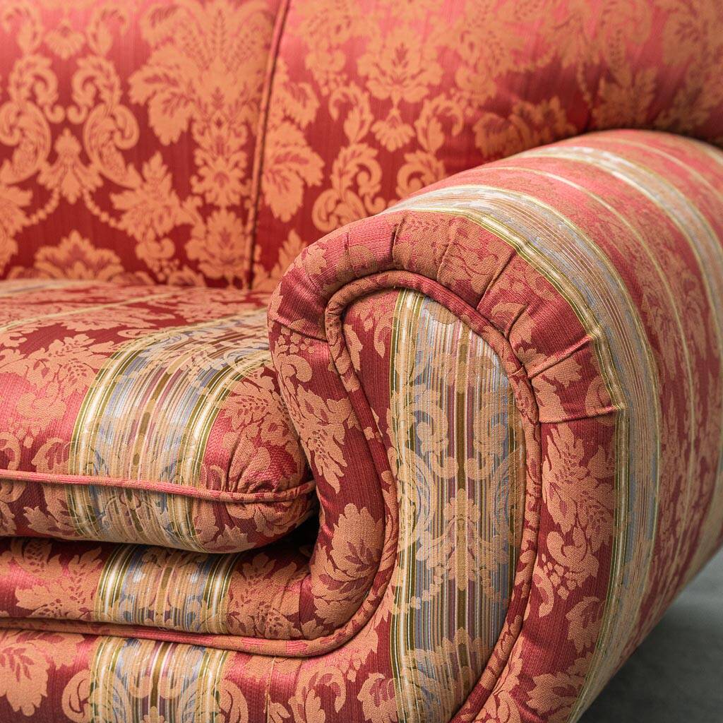 Divano due posti in tessuto broccato anni ’50 vintage