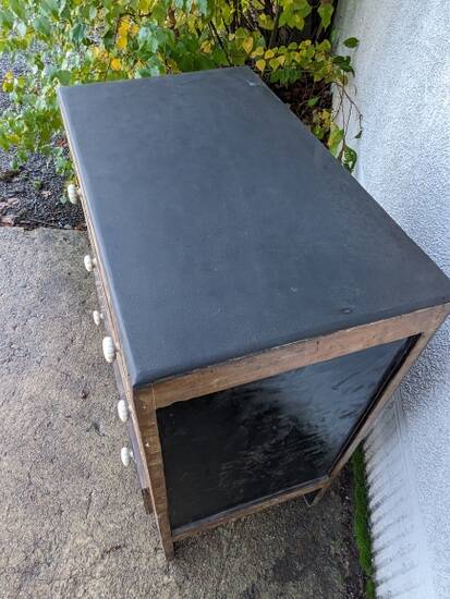 Art deco chest of drawers