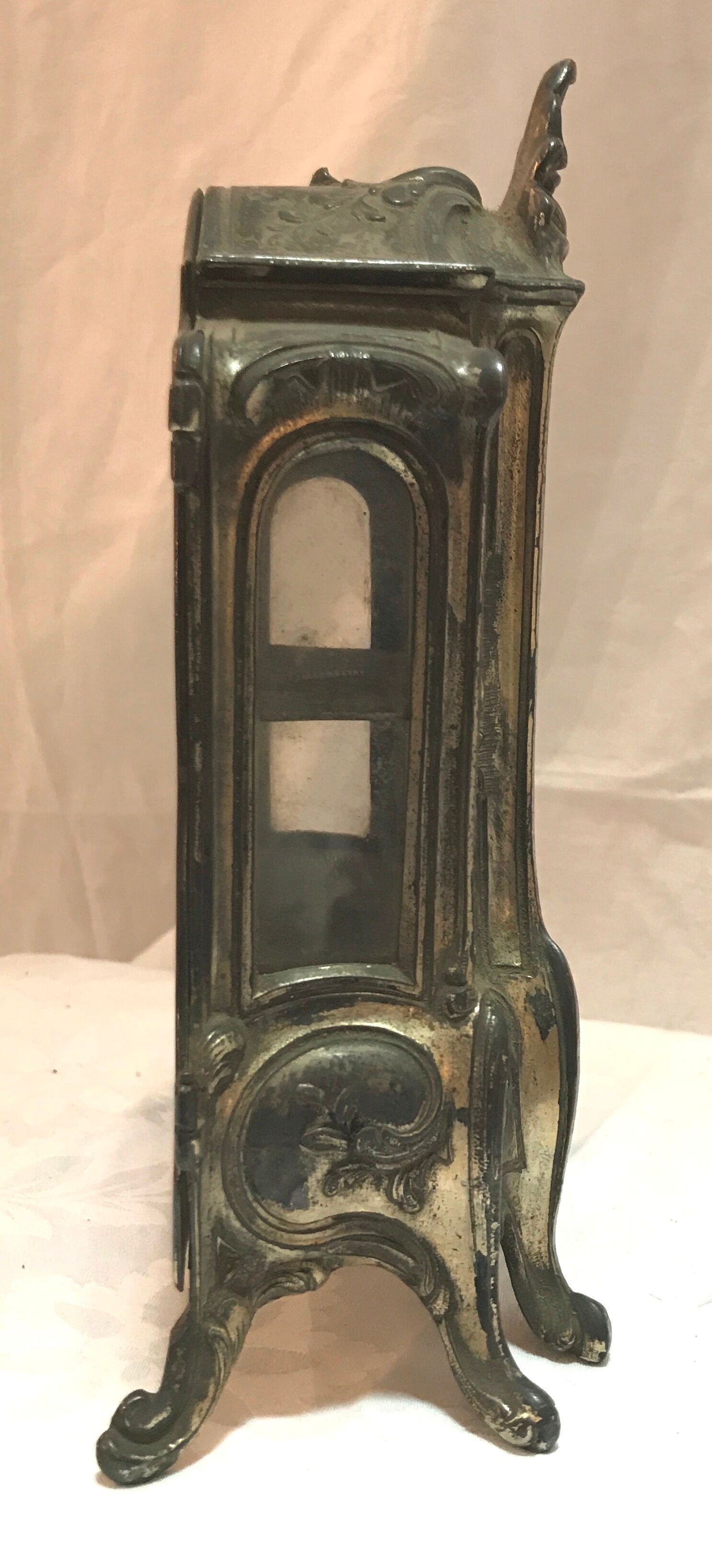 Jewel window in regulation
