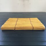 Straw-style slip tray