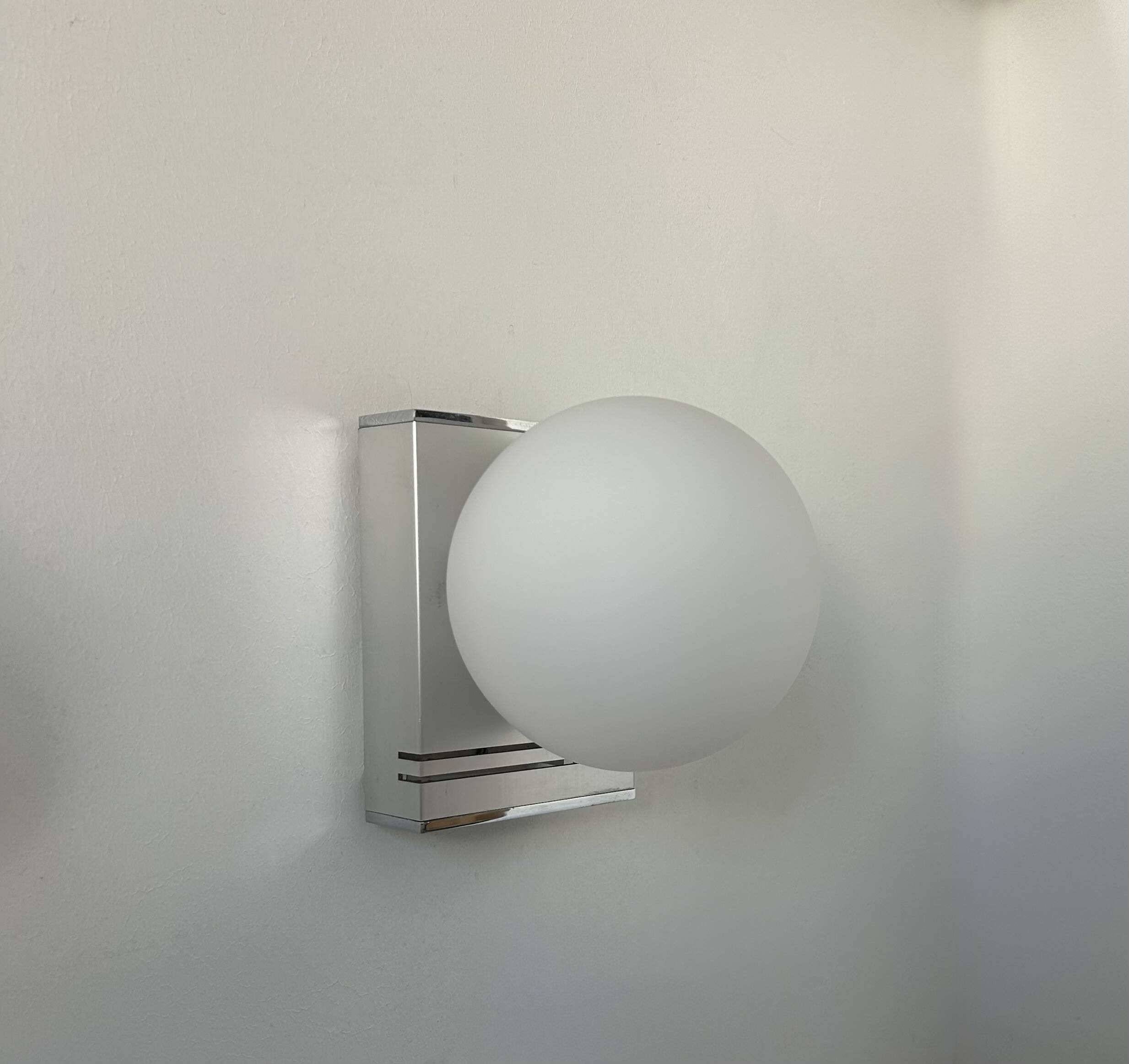 Vintage wall lamp, chrome and opaline, France 1970