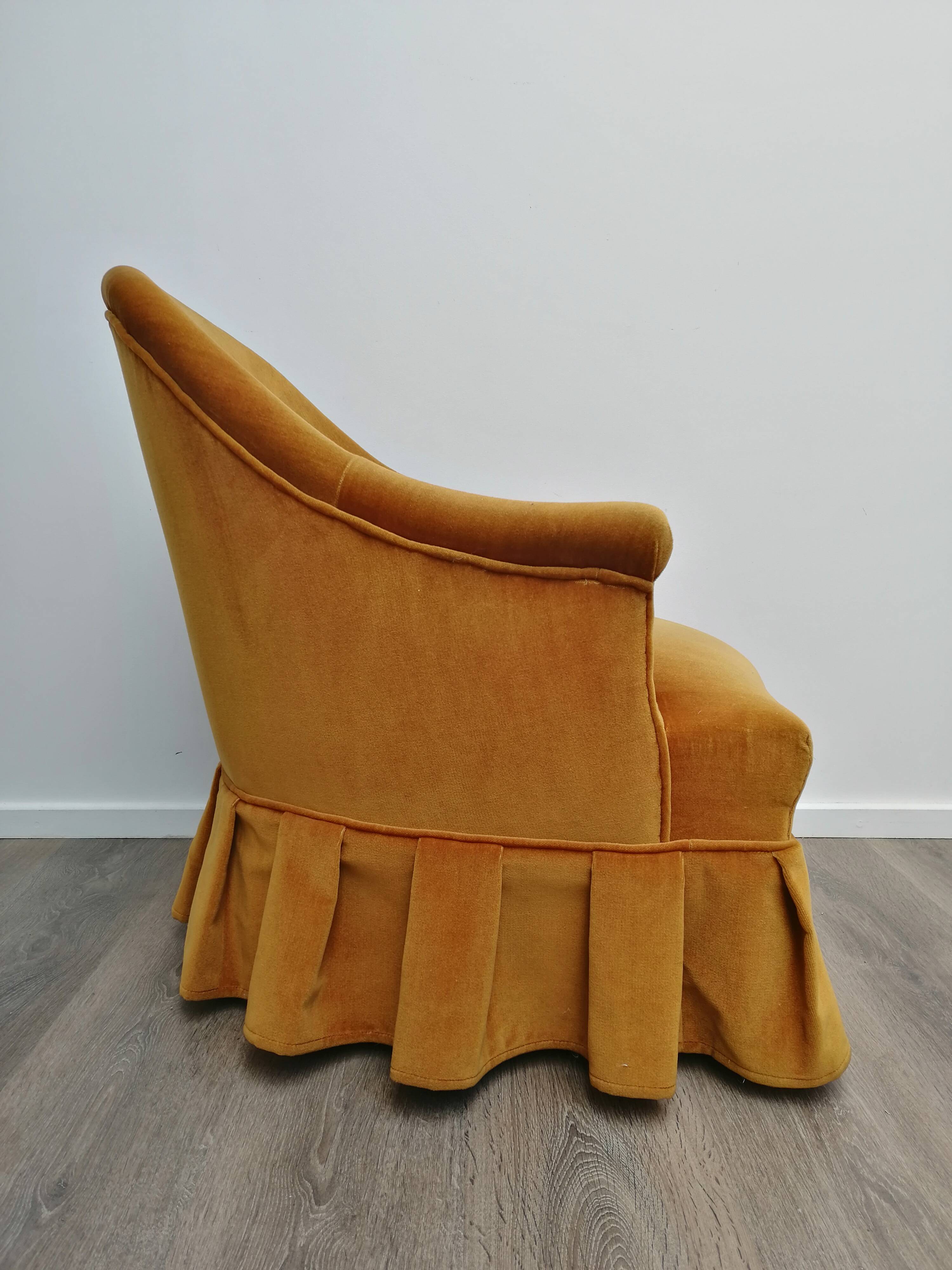Skirted Toad armchair