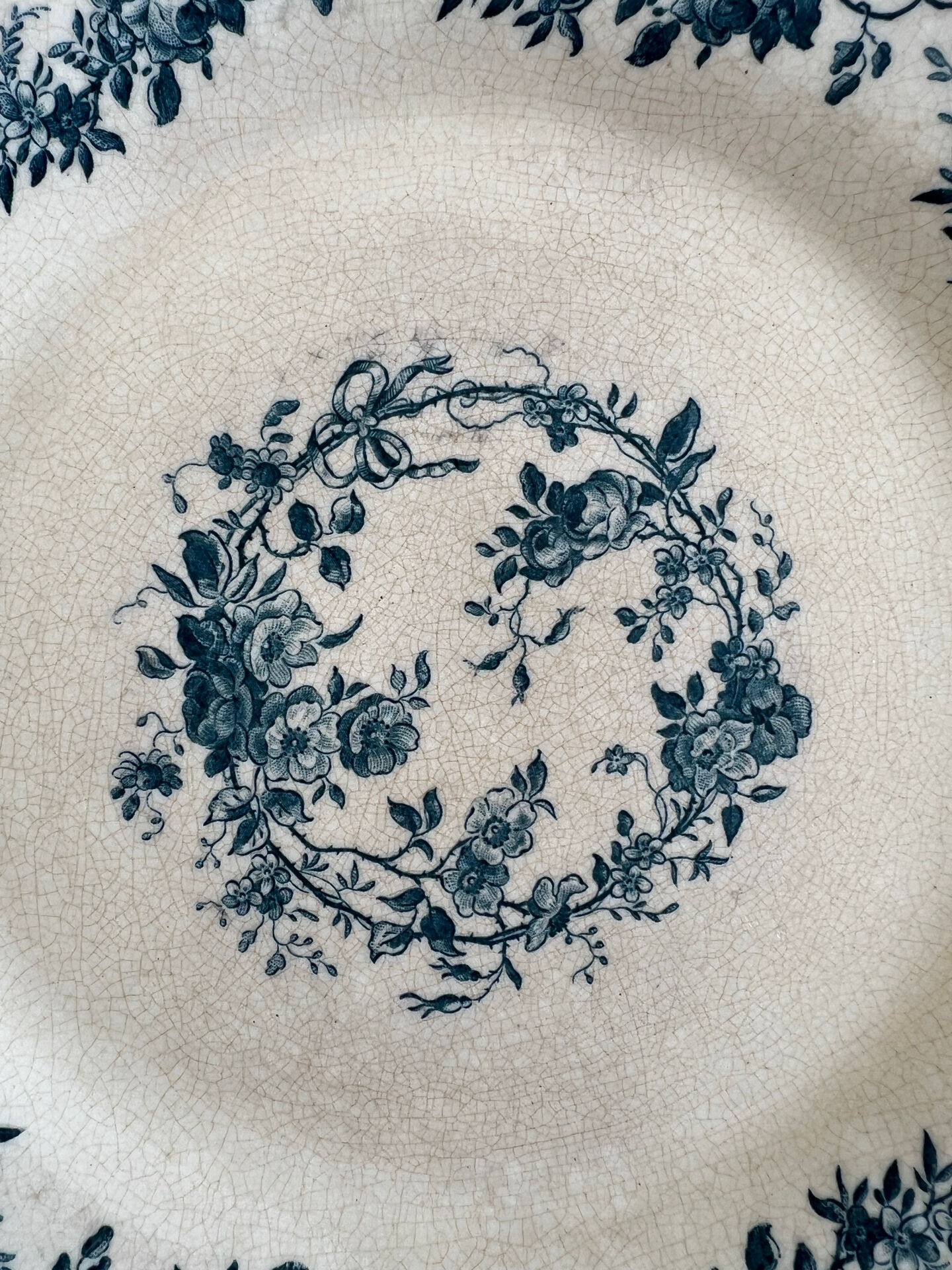 Ironstone gien 1875 — bouquet of roses collection set of 10