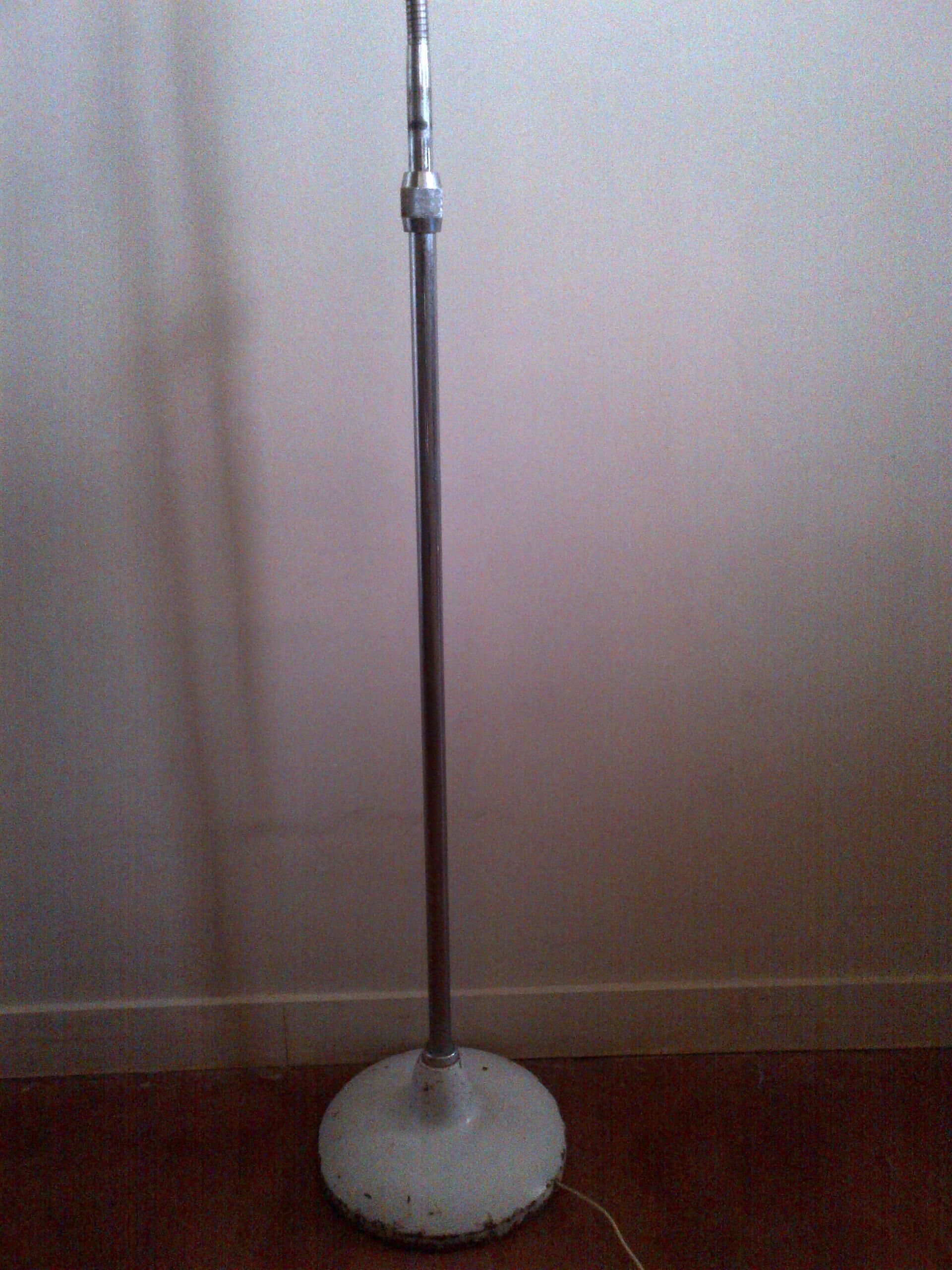 Lamppost casserole has double chalk white lacquered metal fire