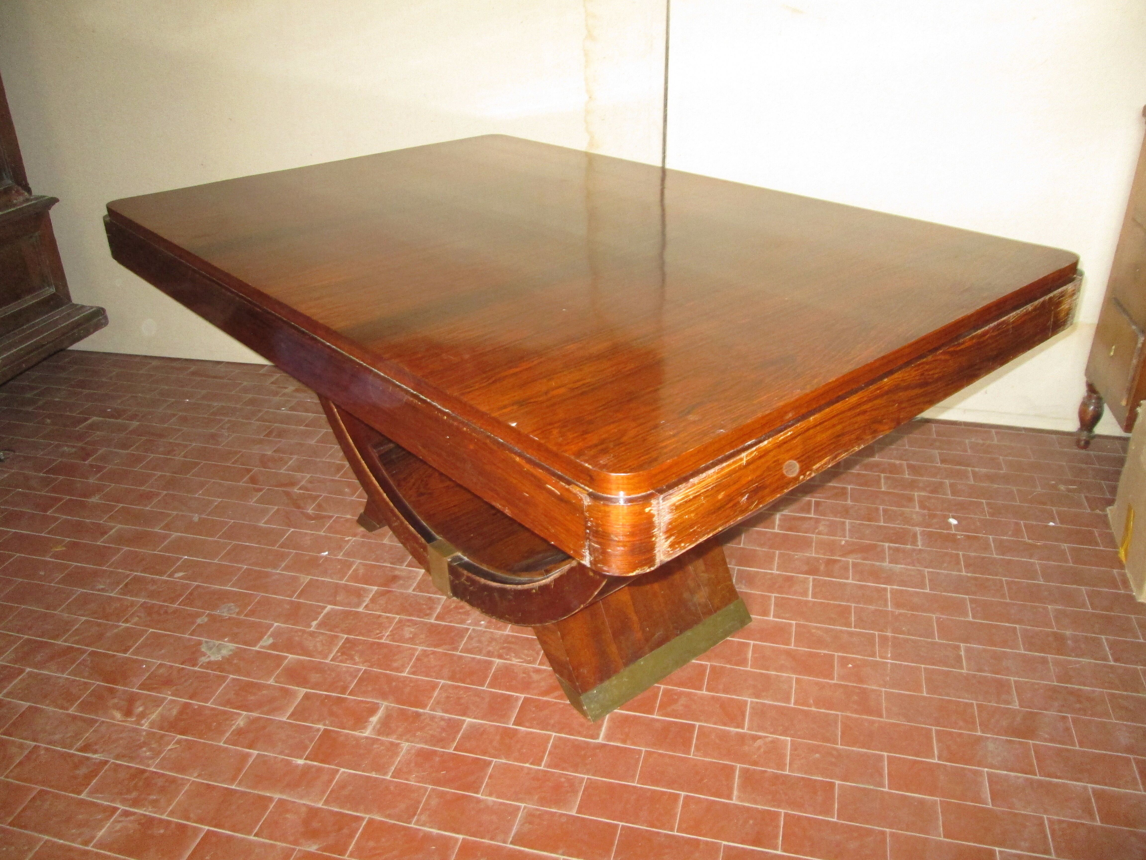Art deco dining room table