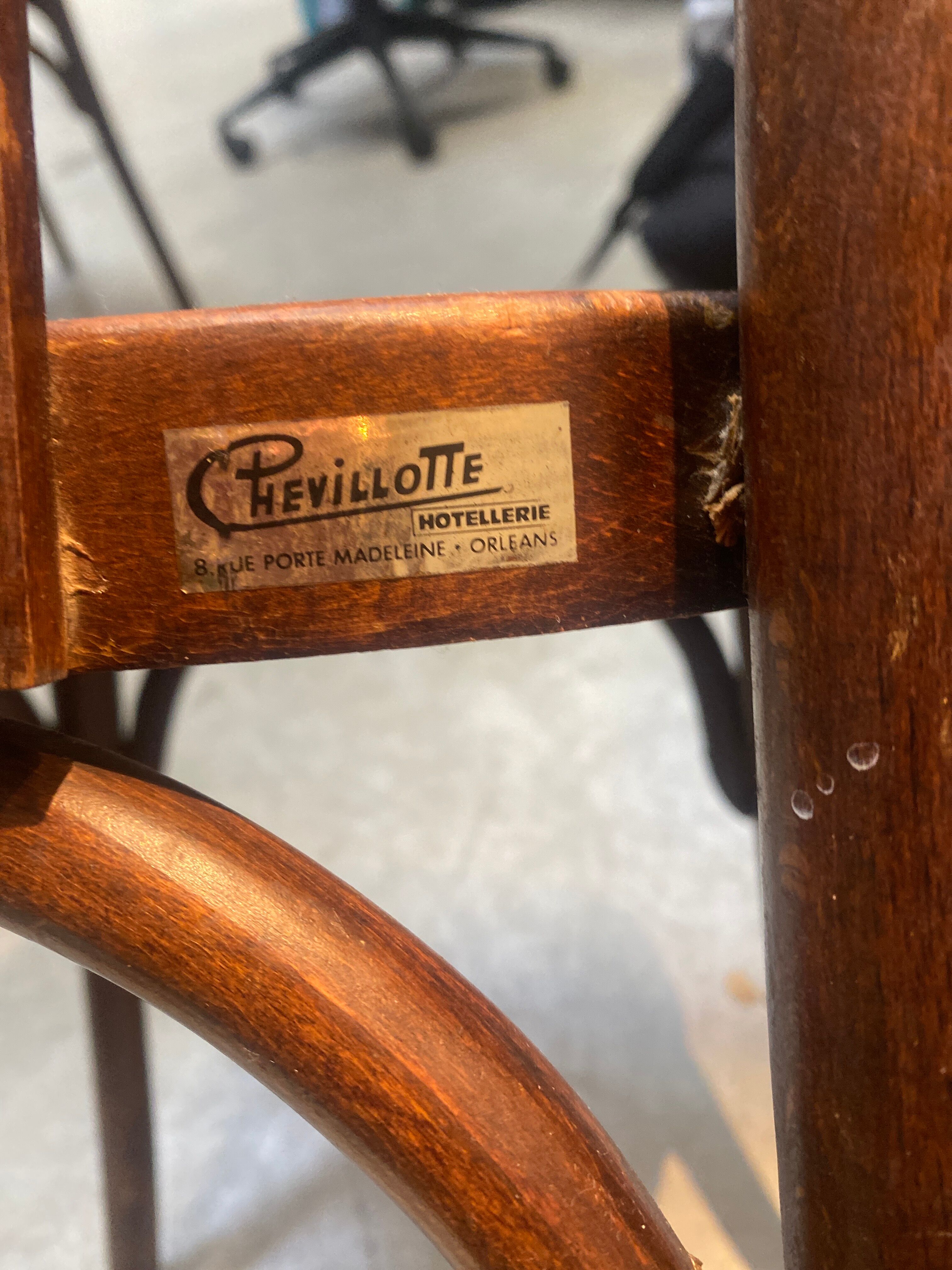 Set of 5 wooden bar chairs