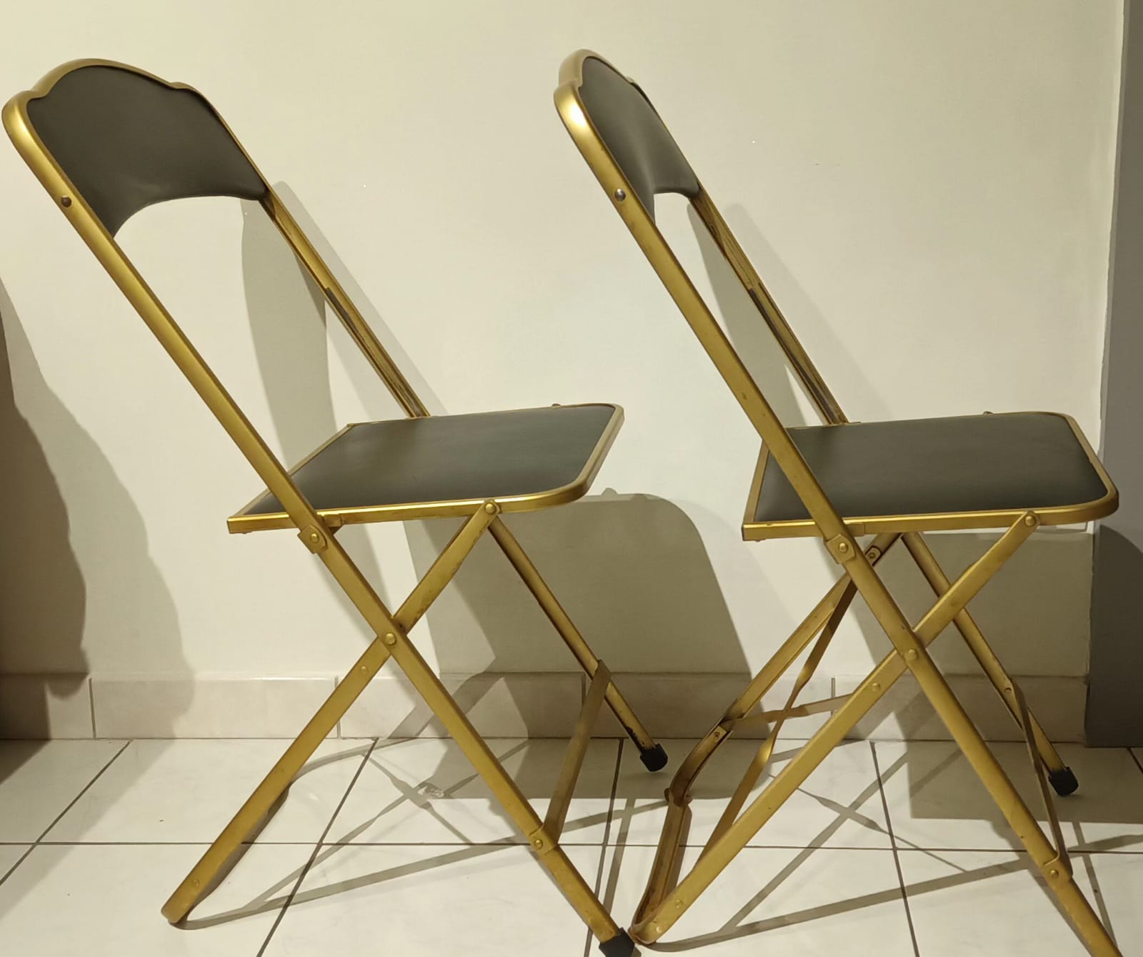 Pair of Chaisor folding chairs