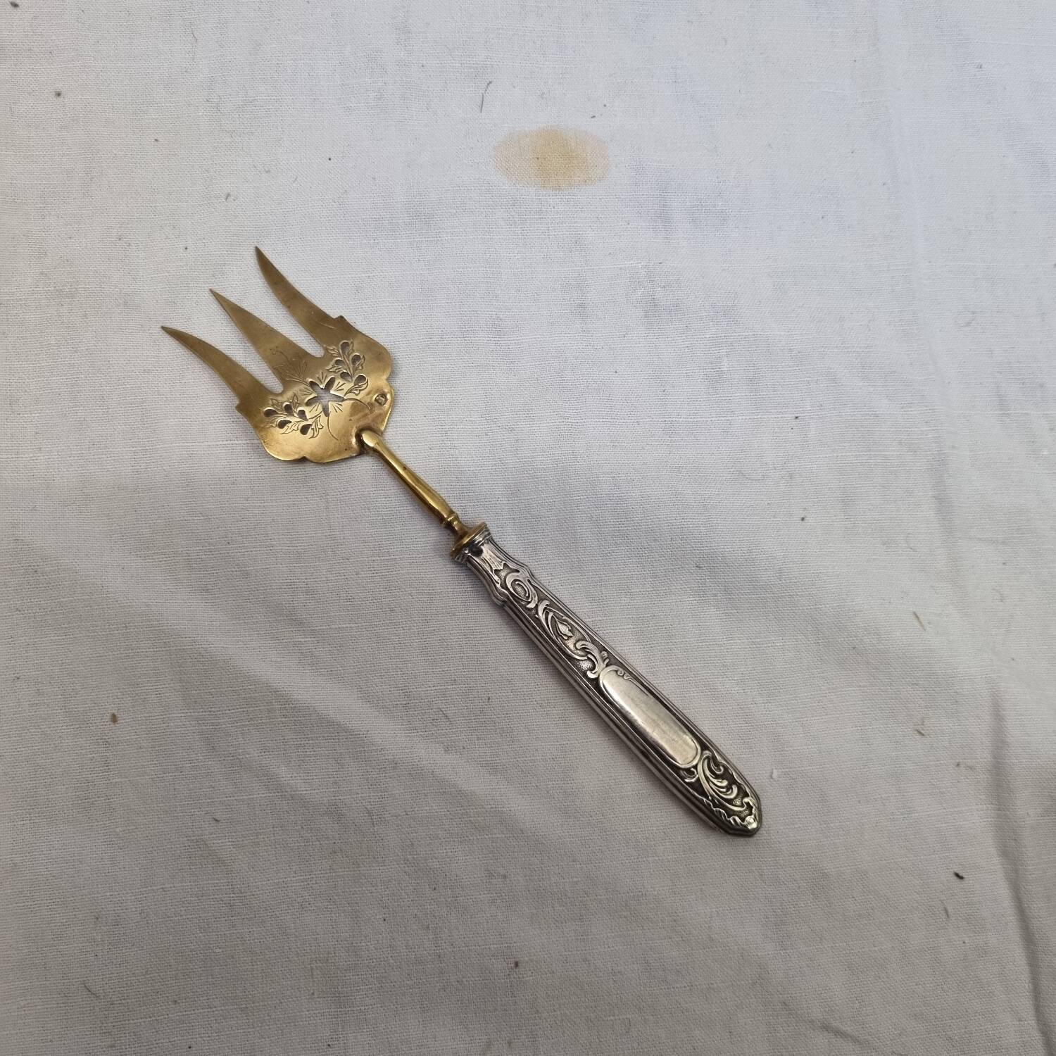 Silver serving cutlery for petits fours