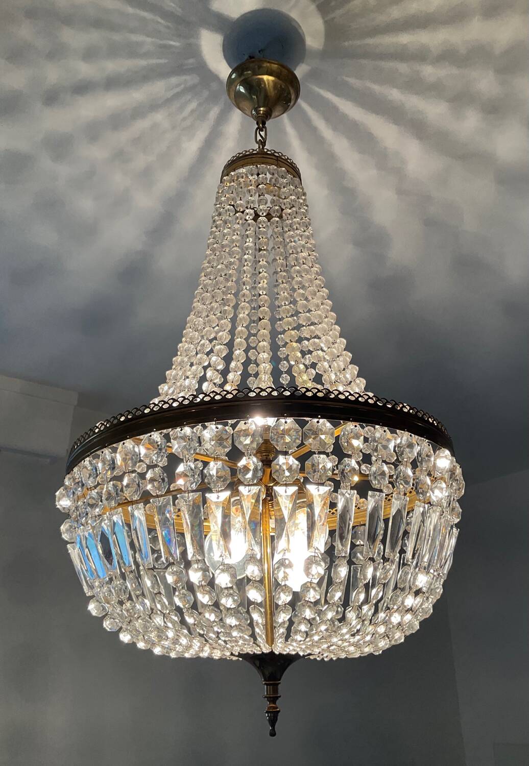 Lustre Montgolfière en laiton à pampilles