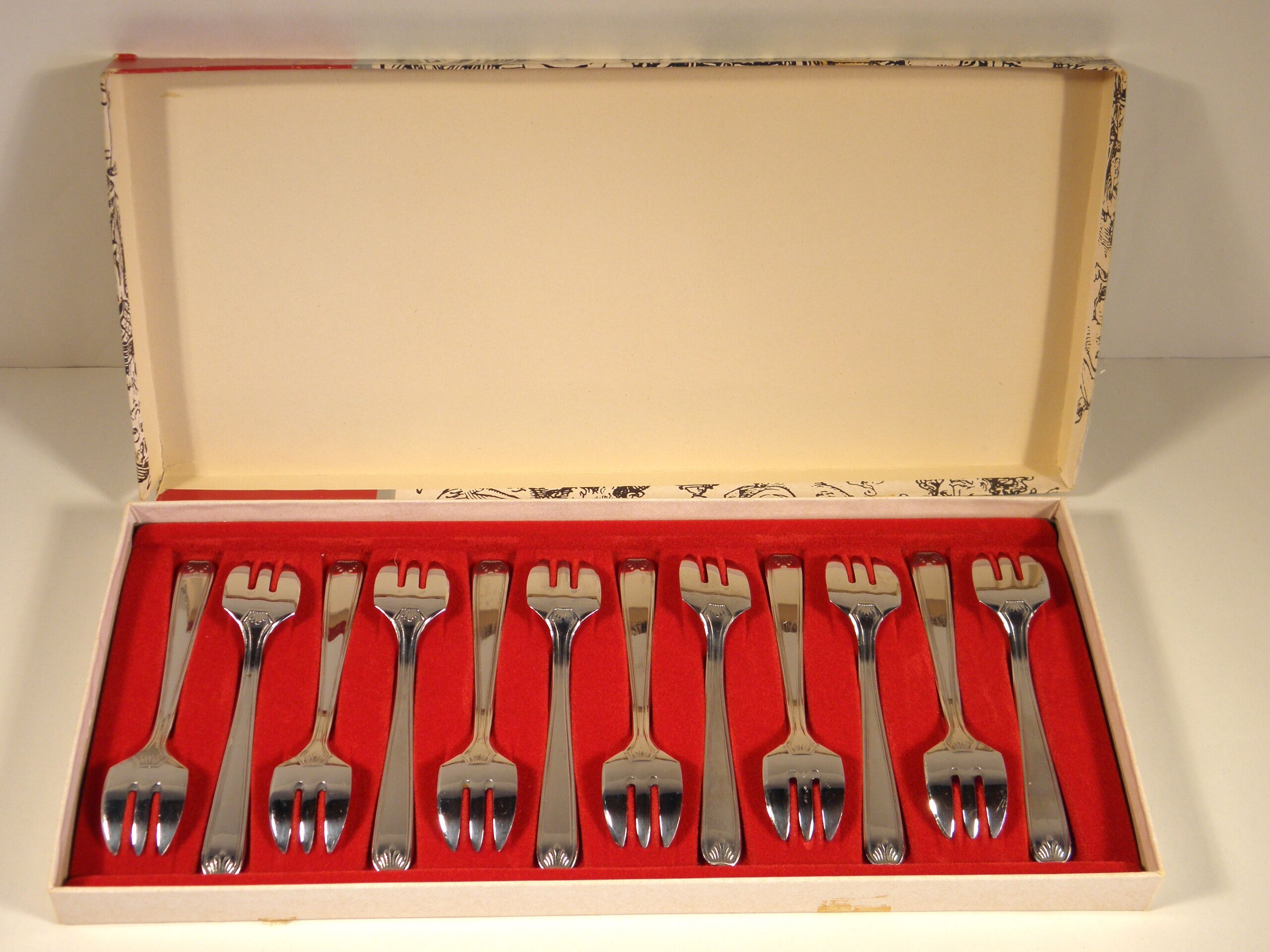 Box of 12 oyster forks