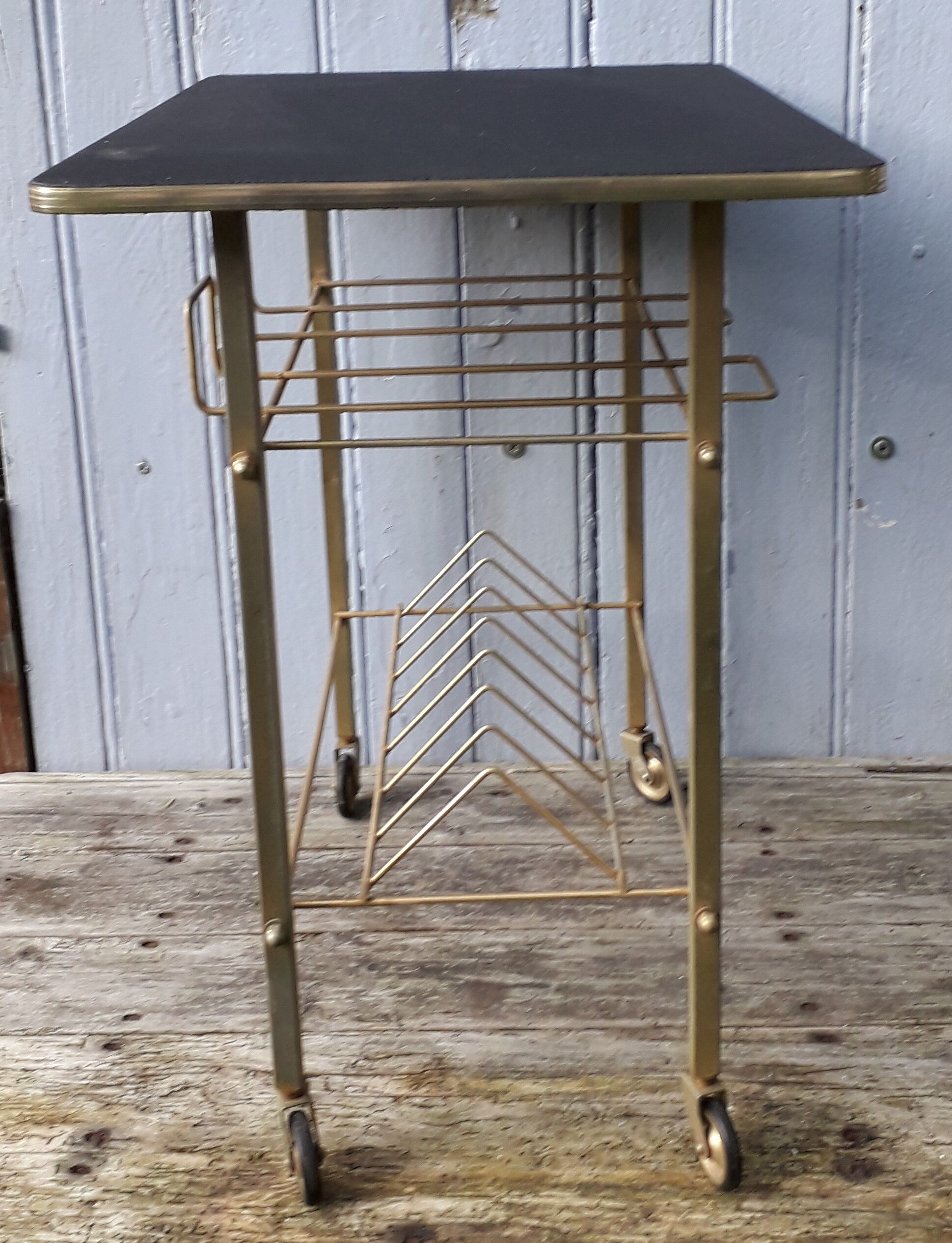 Desserte-vinyl holder