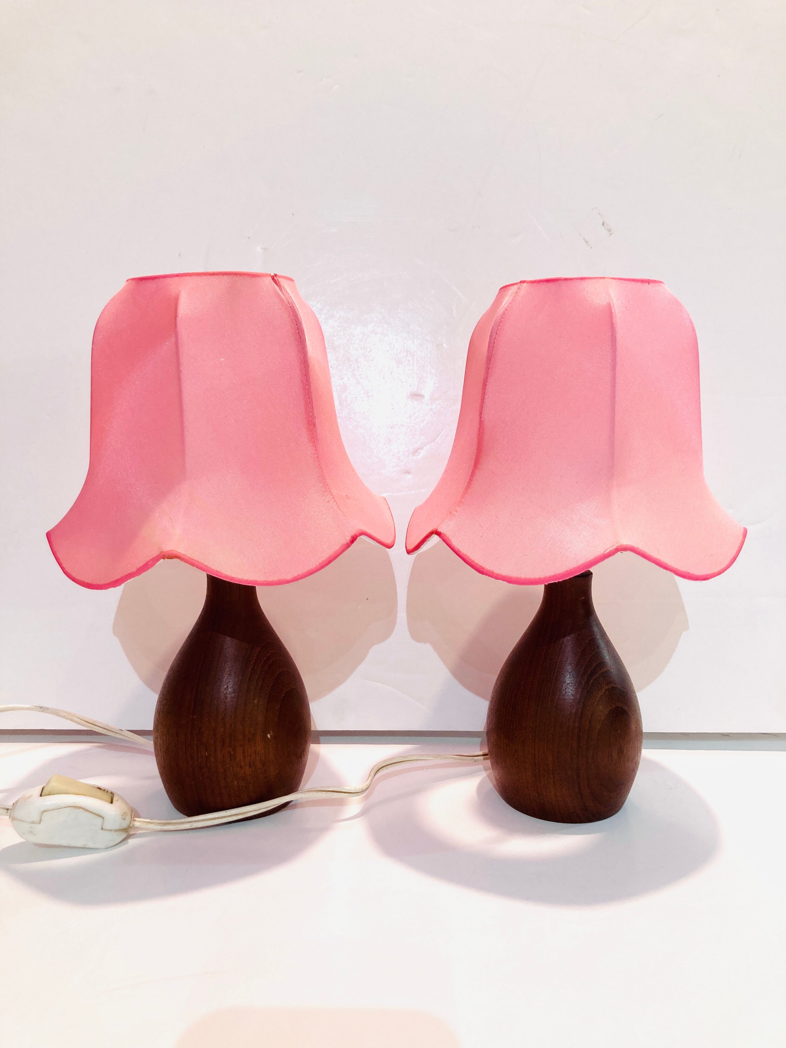 2 bedside lamps pink spirit 40s-50s