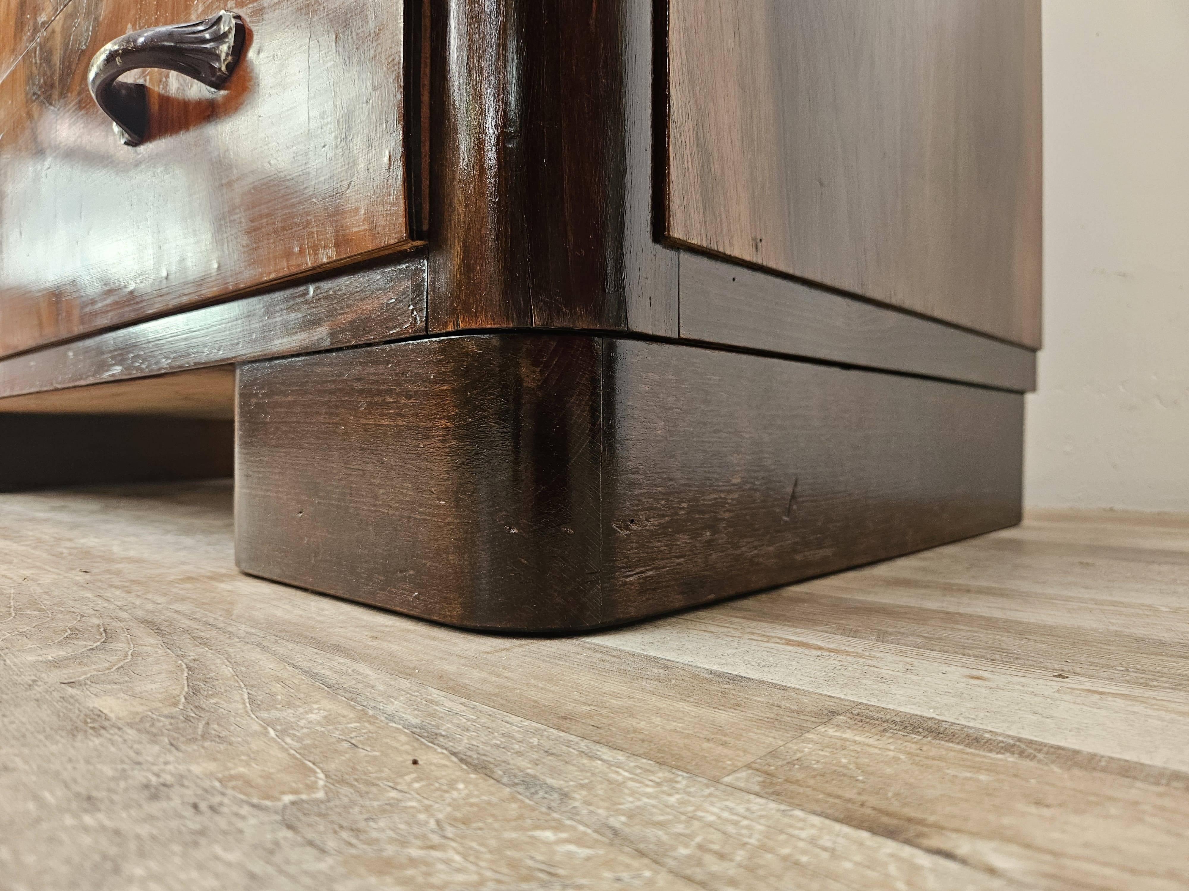 Art Decò chest of drawers from the 1940s in mahogany and briar