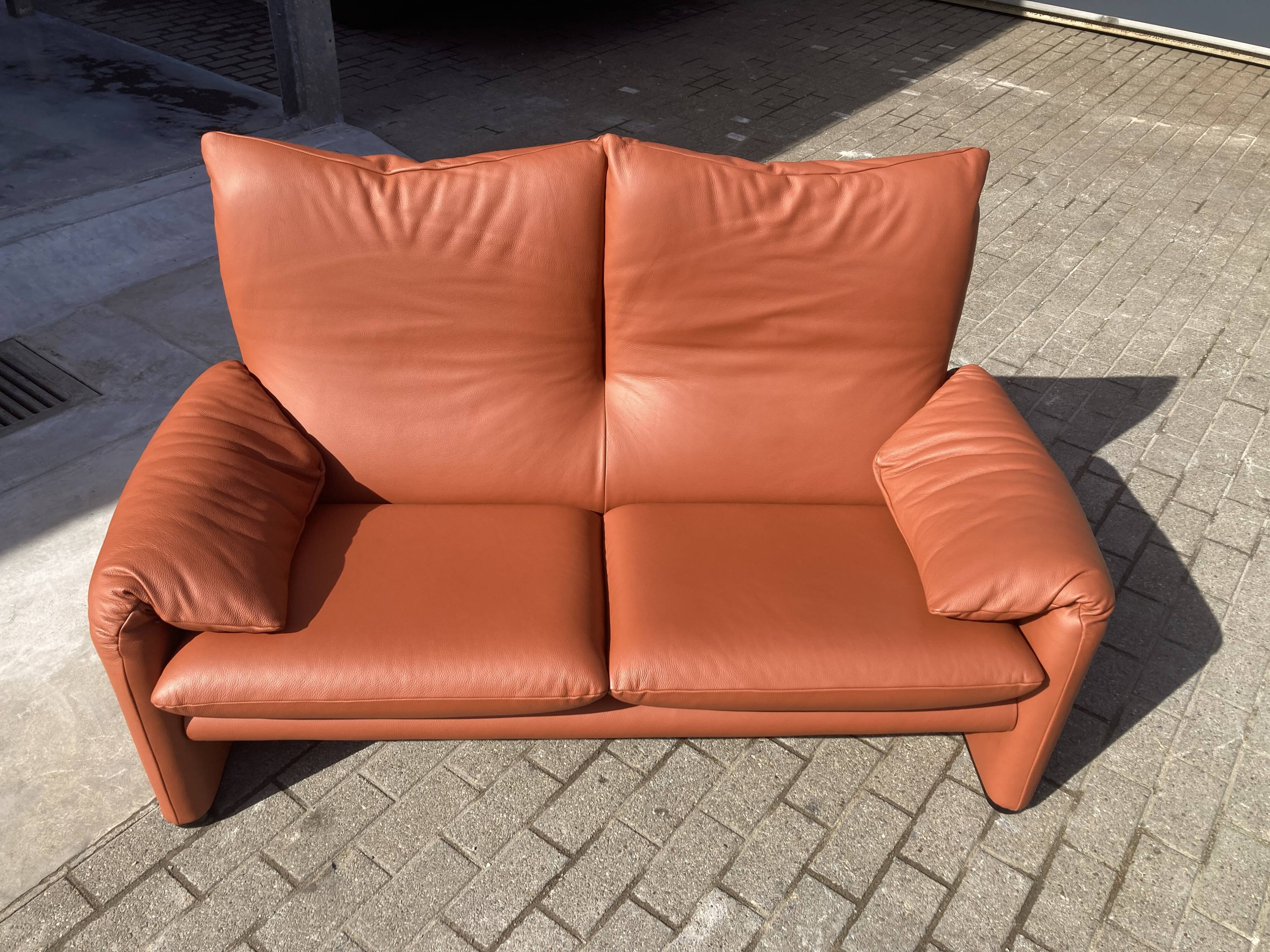 Cassina Maralunga 2seater by Vico Magistretti