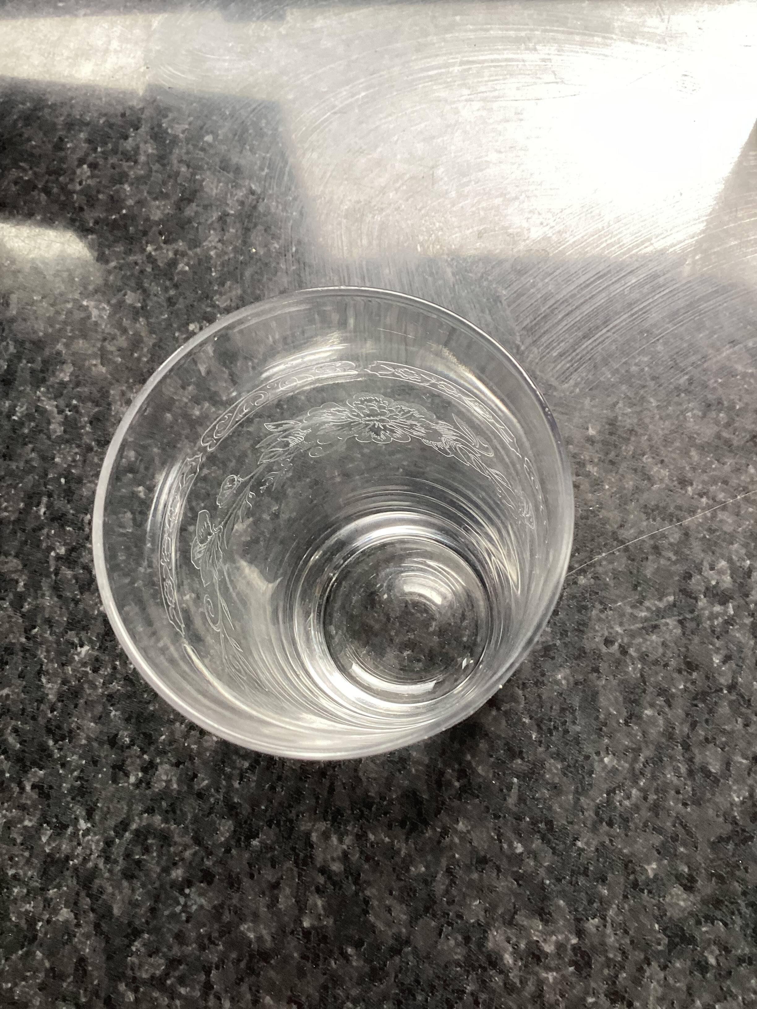 3 grandes verres en cristal dimension : hauteur -135 mm diamètre -0,75 mm