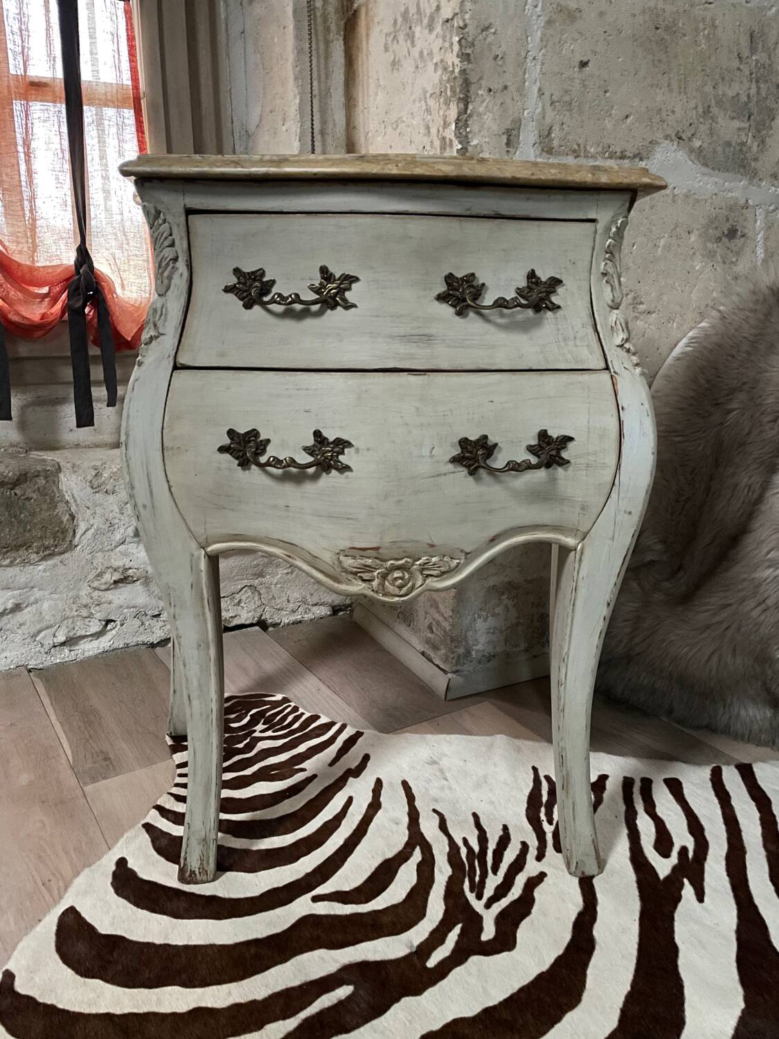 Small Louis XV style chest of drawers