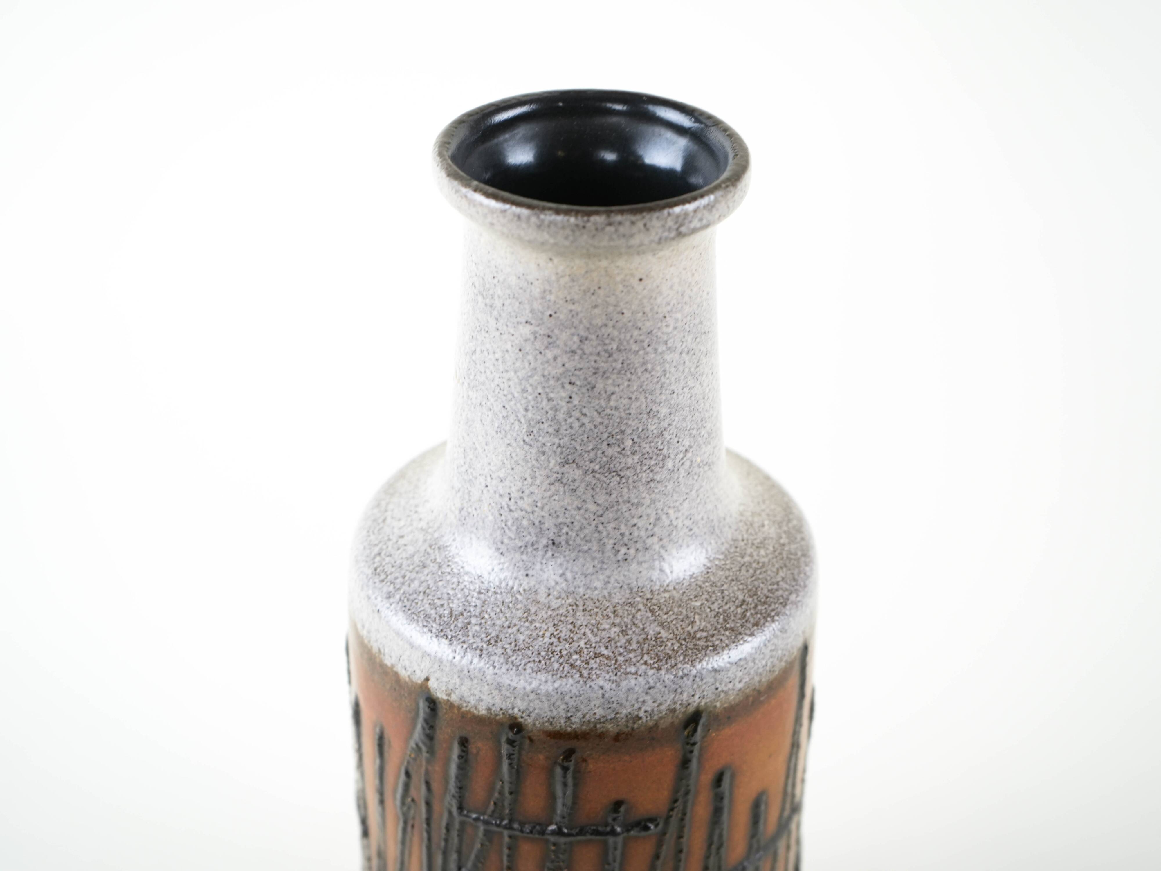 Ceramic vase, German design, 1970s, manufactured by VEB HALDENSLABEN