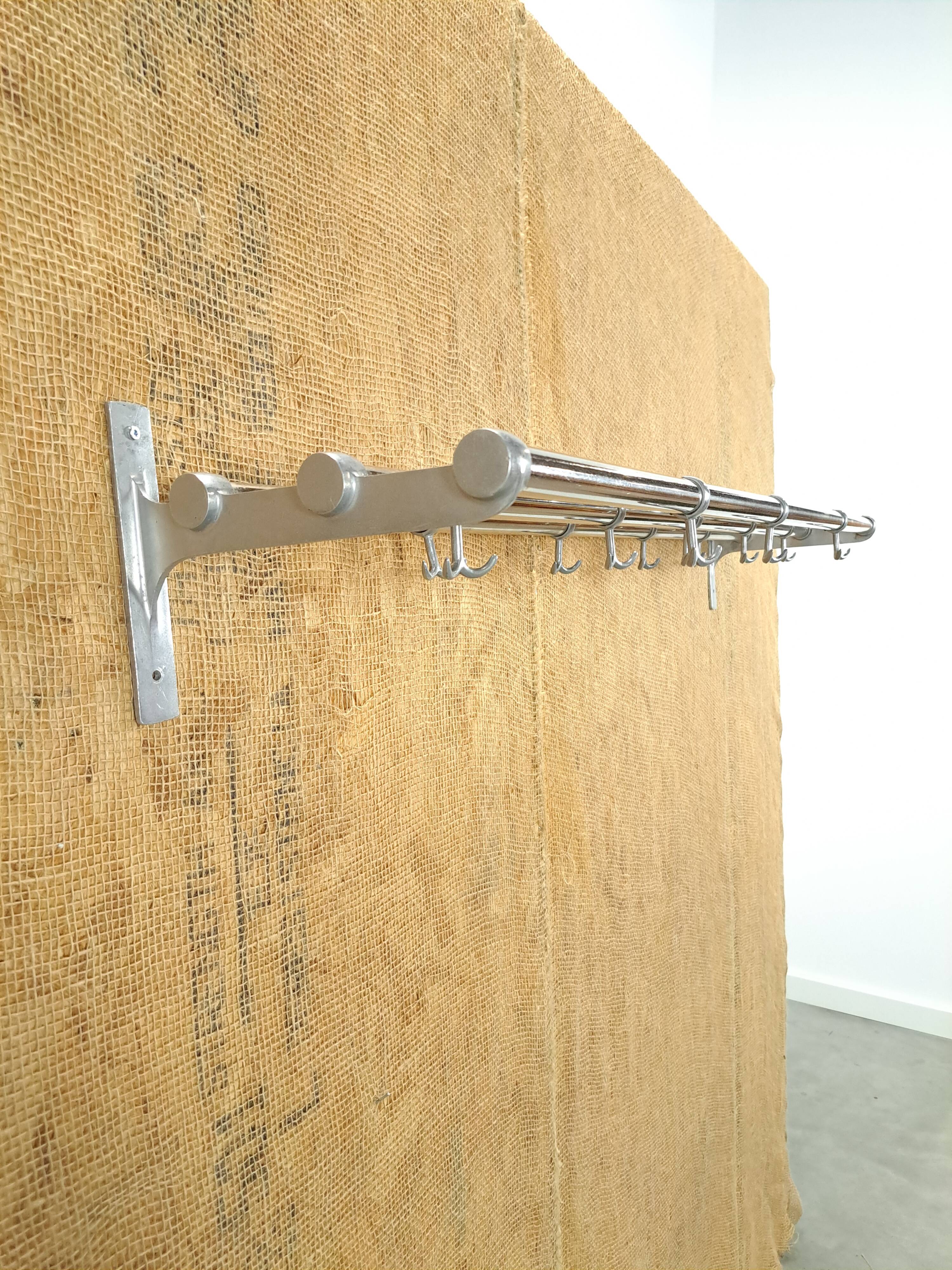 Grand porte-manteau en forme de train, provenant de Suède, n° 9